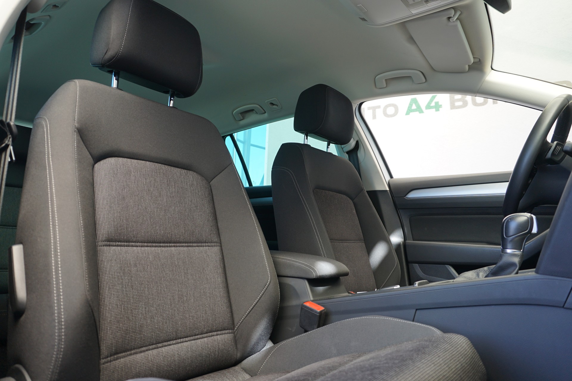 VW Passat 1.6 TDI Comfort-image-19