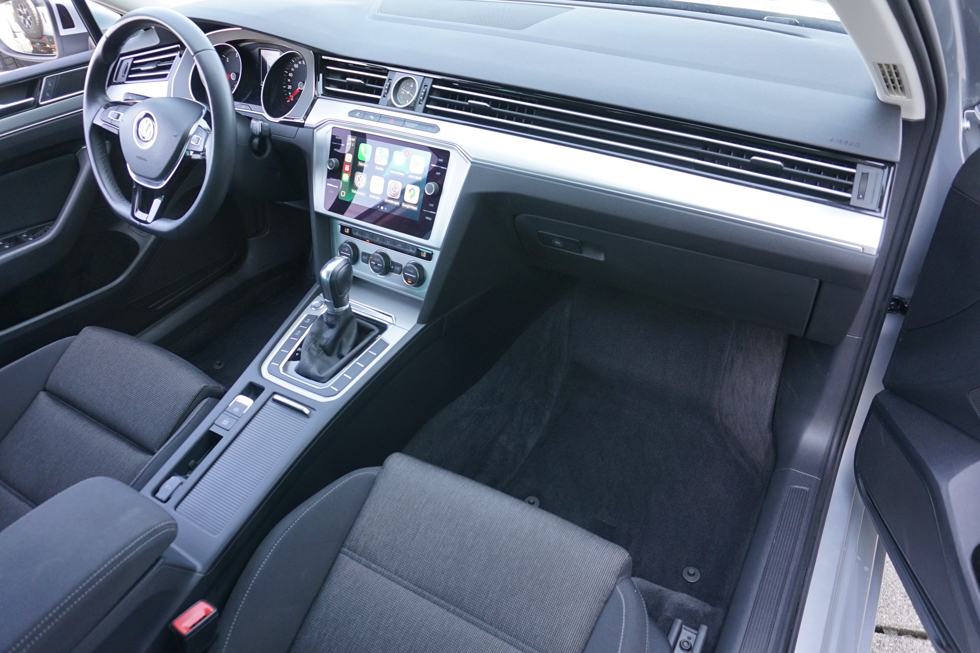 VW Passat 1.6 TDI Comfort-image-14