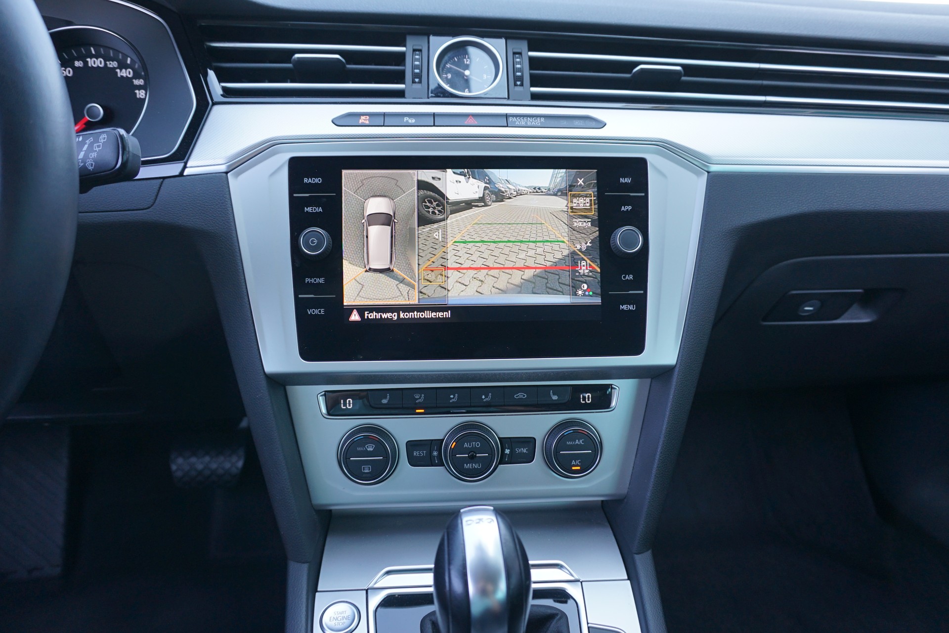 VW Passat 1.6 TDI Comfort-image-17