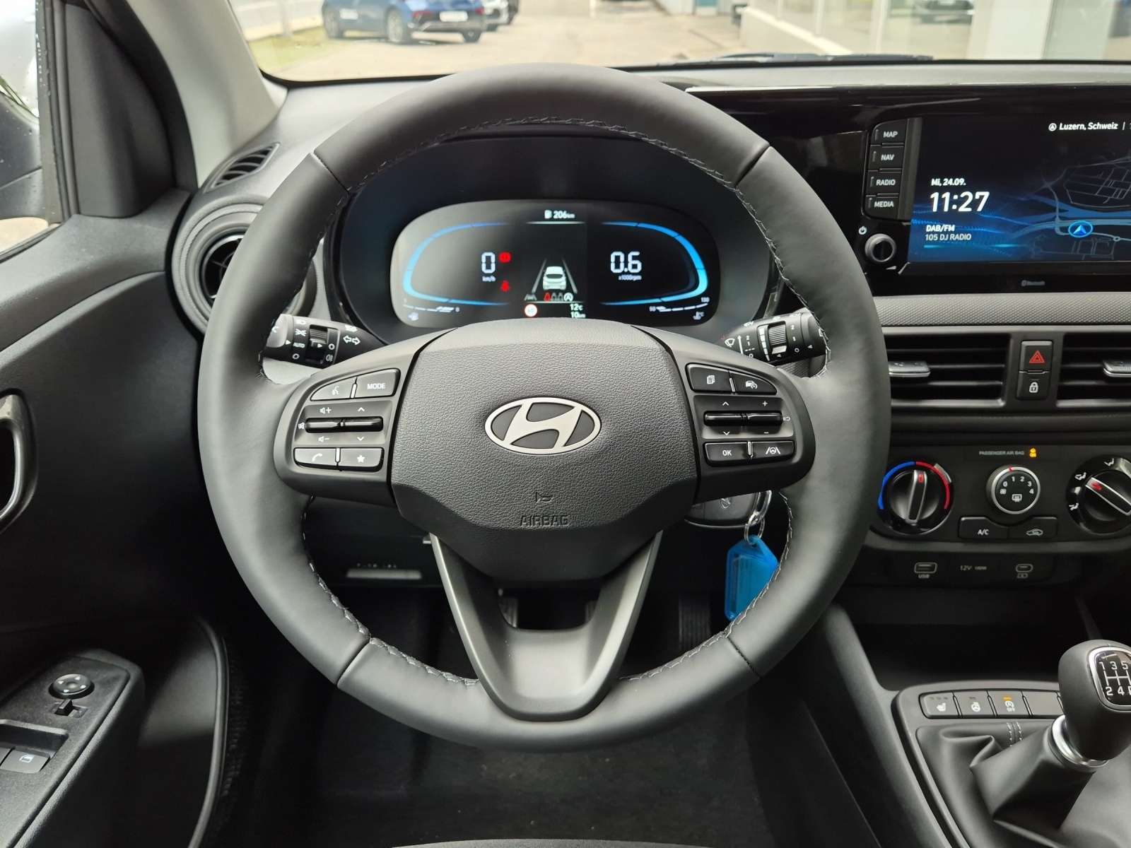 HYUNDAI i10 1.2 Amplia-image-6