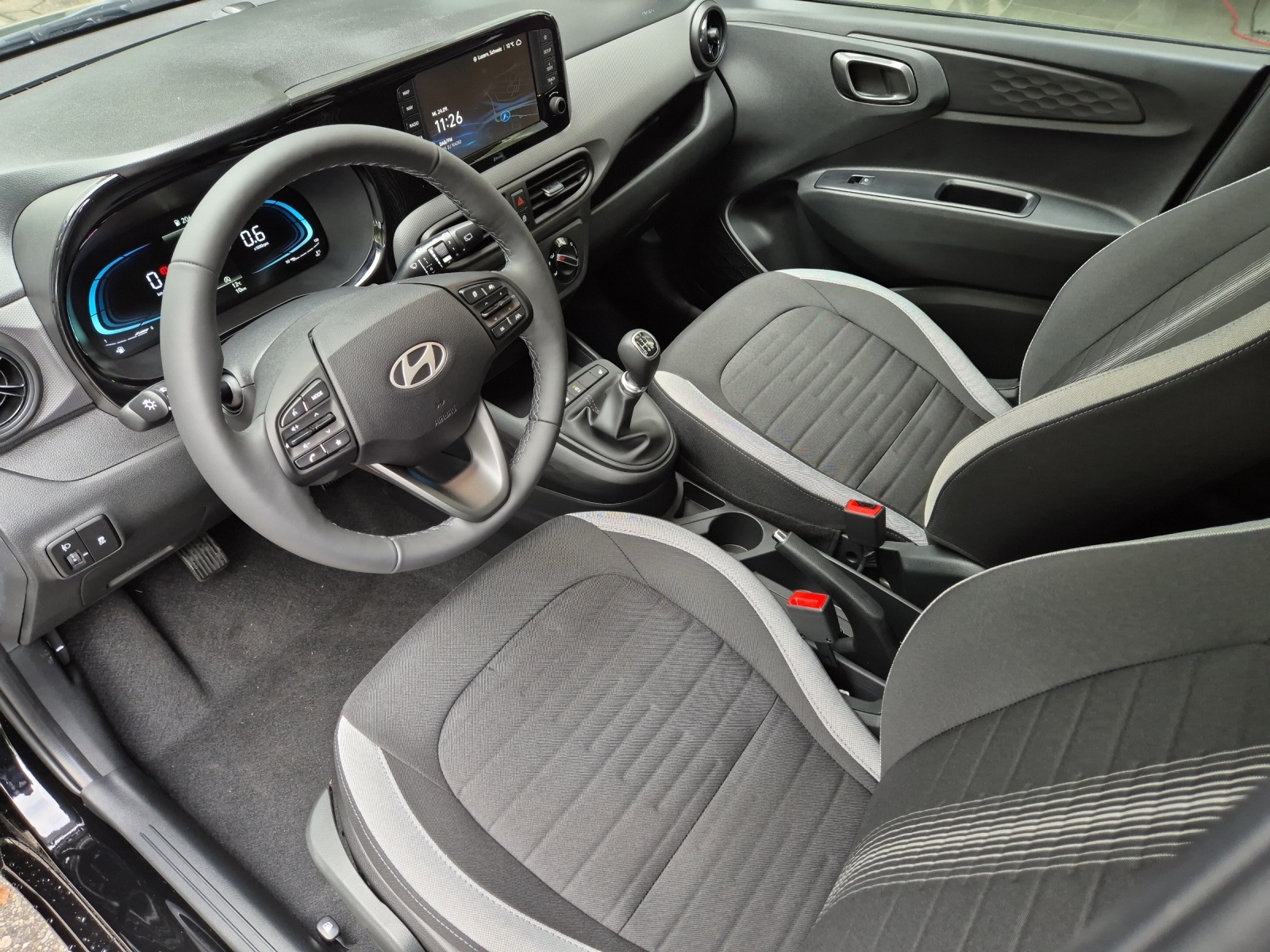 HYUNDAI i10 1.2 Amplia-image-4
