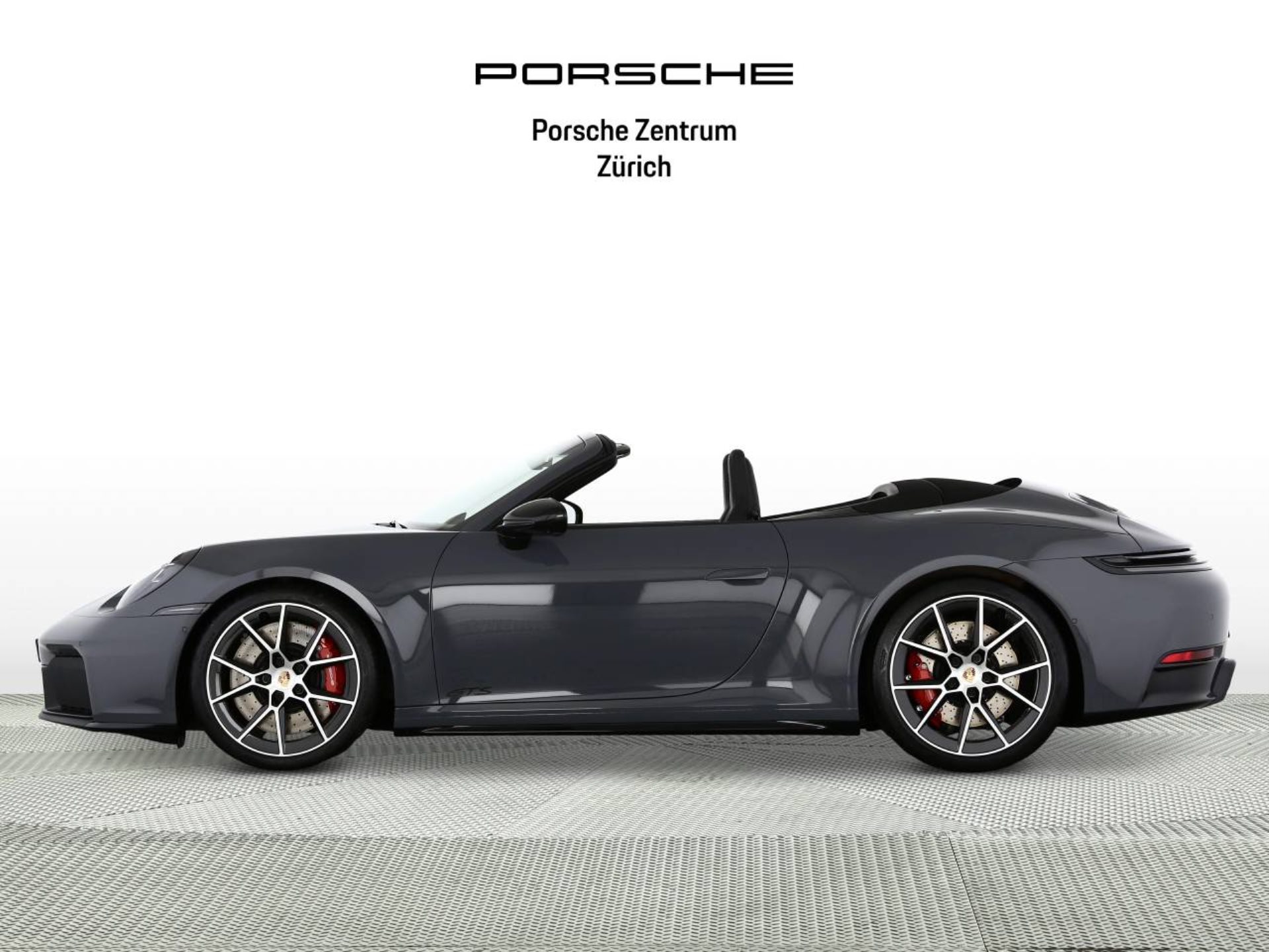 PORSCHE 911 Carrera 4 GTS Cabriolet-image-2