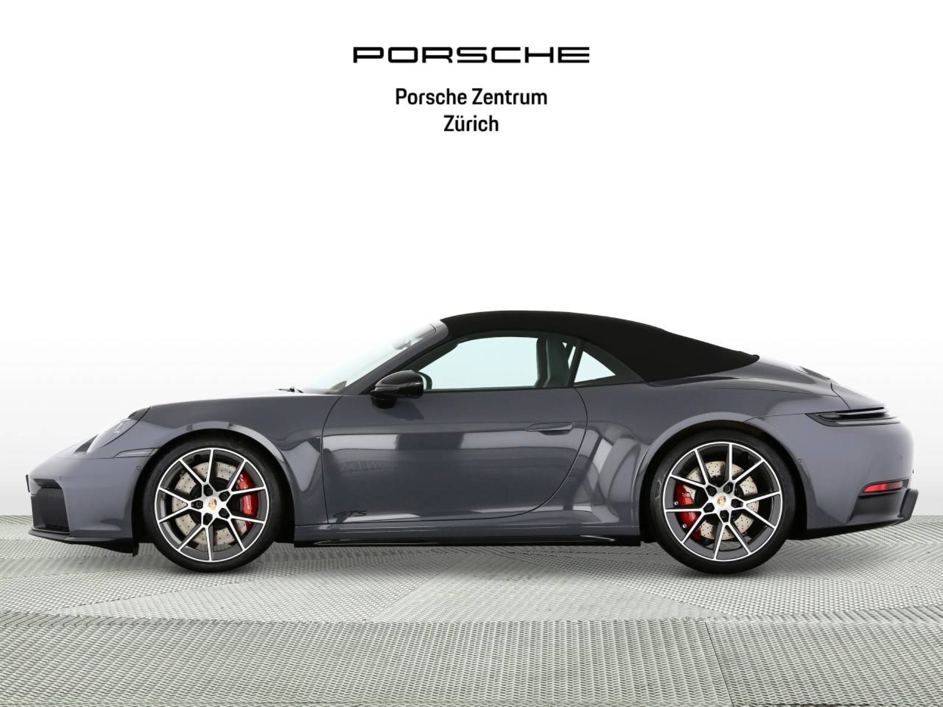 PORSCHE 911 Carrera 4 GTS Cabriolet-image-1