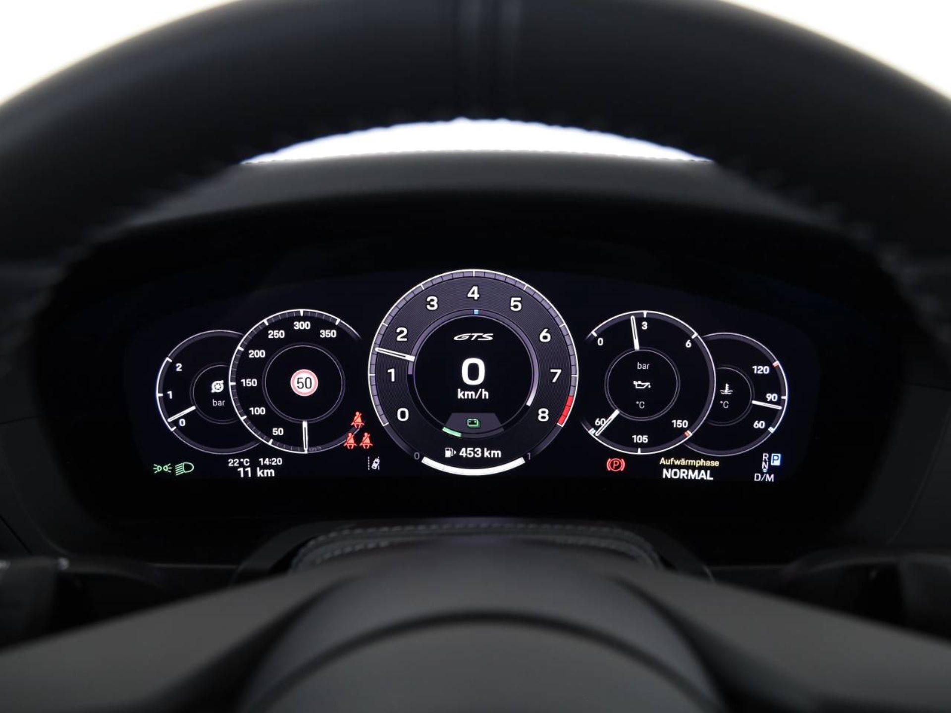 PORSCHE 911 Carrera 4 GTS Cabriolet-image-13
