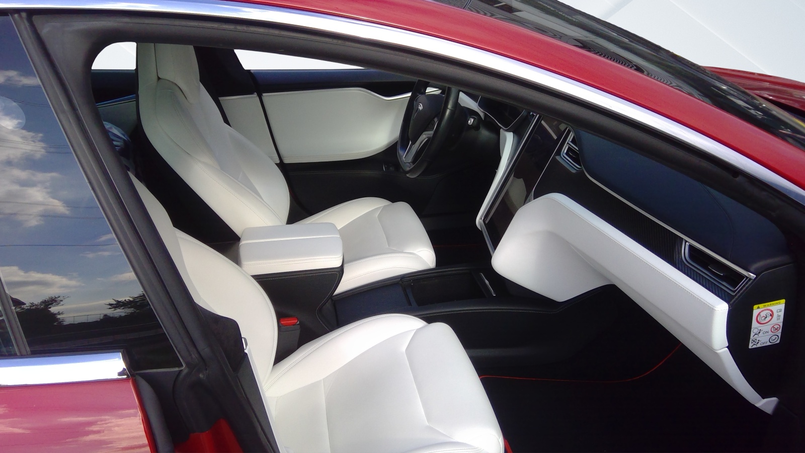 TESLA Model S 75 D-image-4