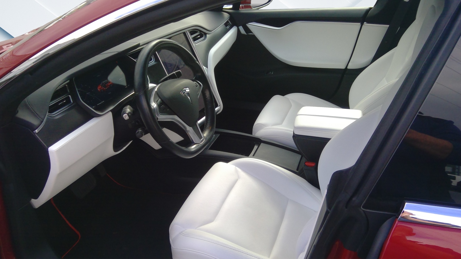 TESLA Model S 75 D-image-10