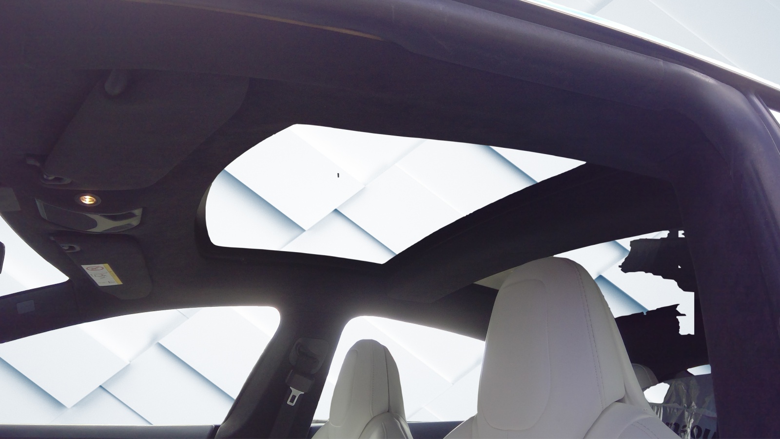 TESLA Model S 75 D-image-11