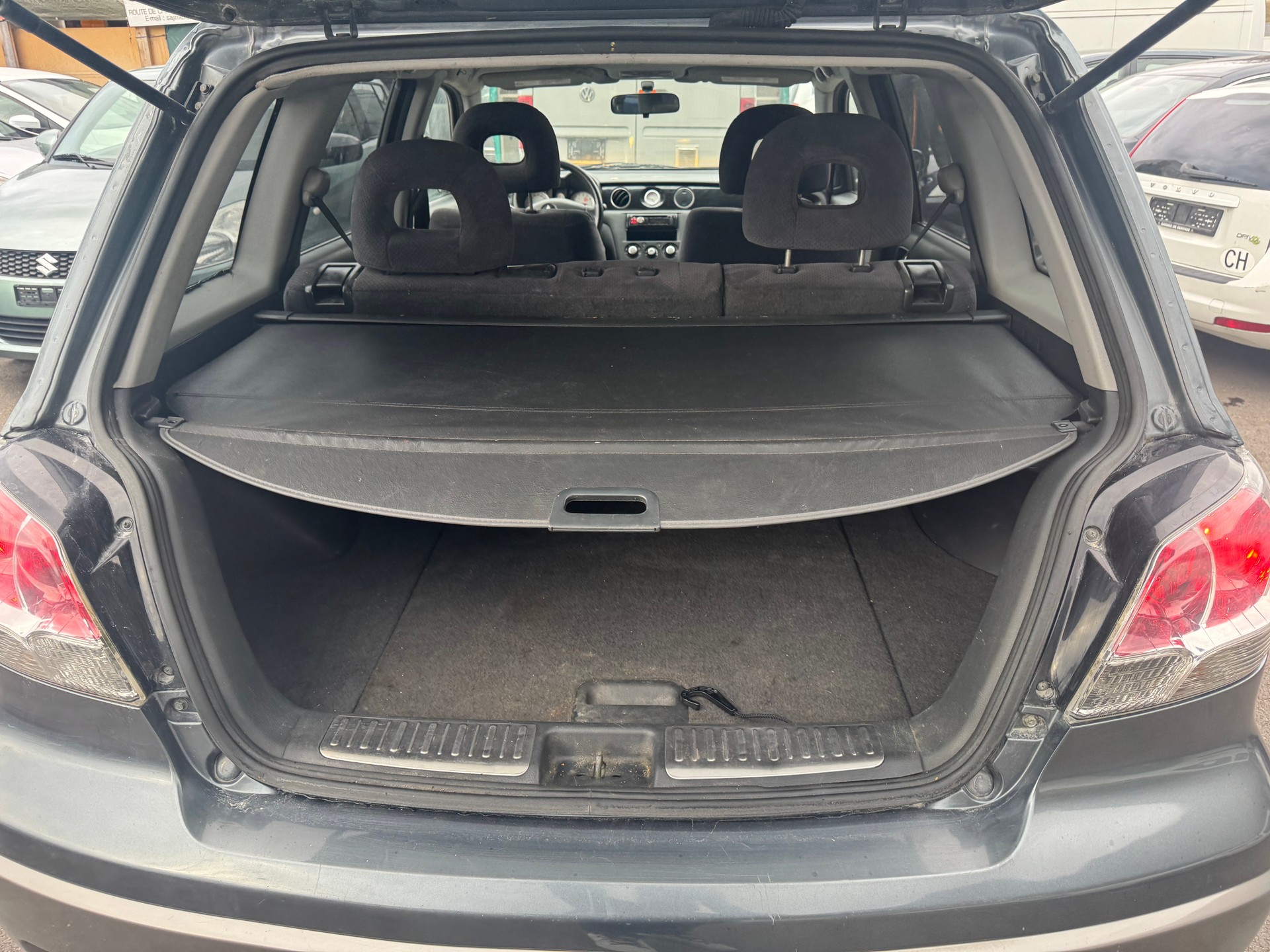 MITSUBISHI Outlander 2.4 16V Sport-image-11