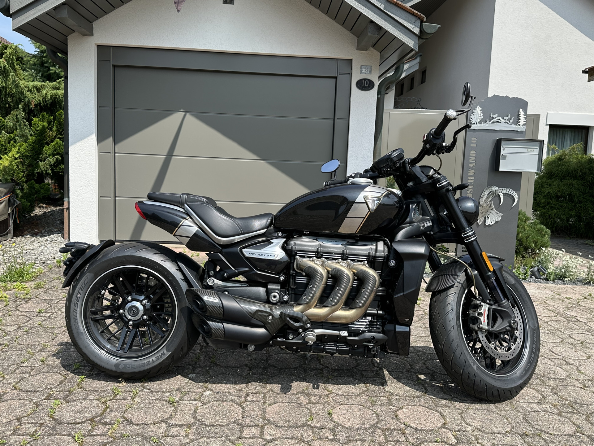 TRIUMPH Rocket 3 TFC-showroom-element-3