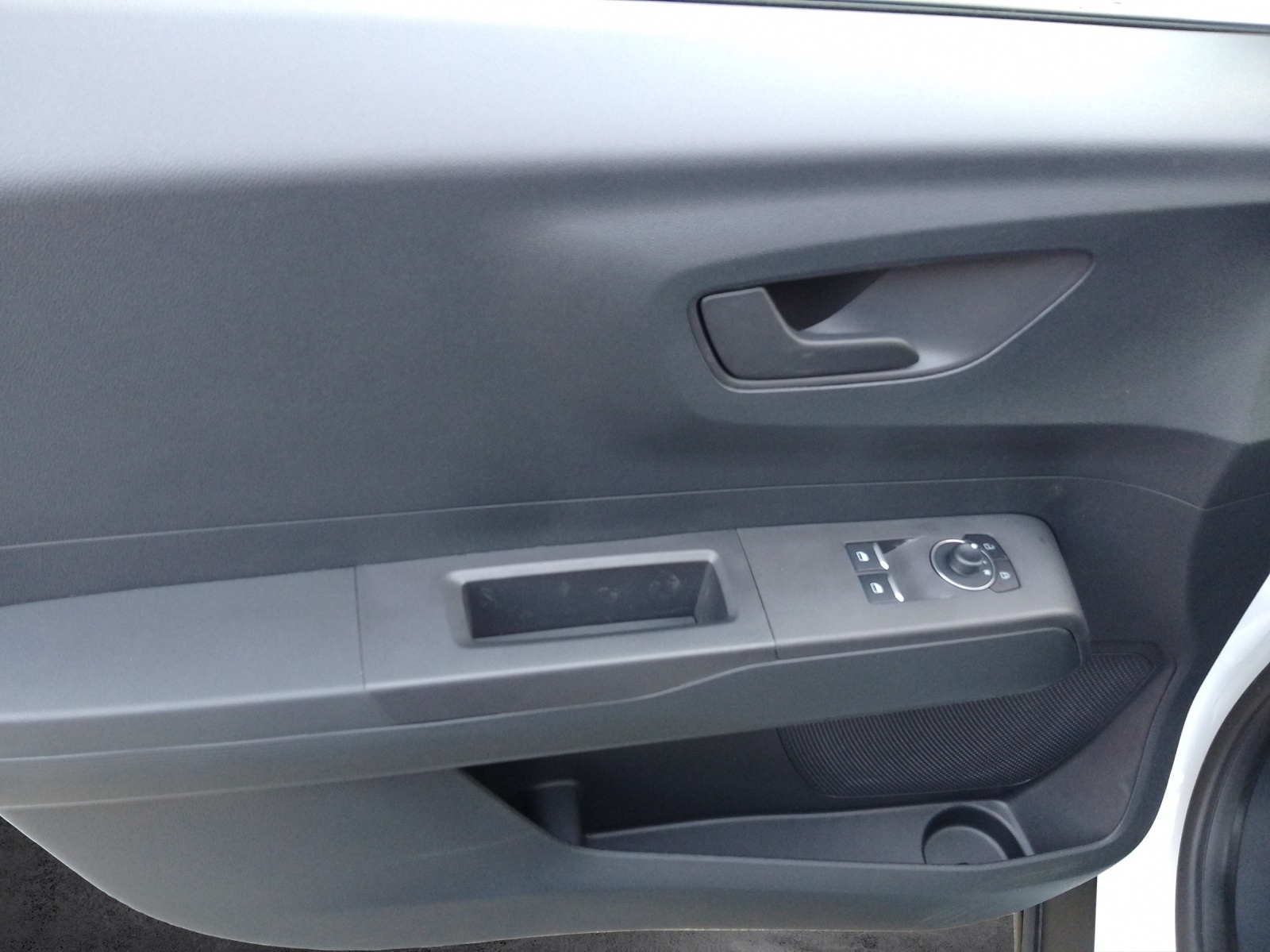 FORD E-Transit Courier Van Trend-image-11