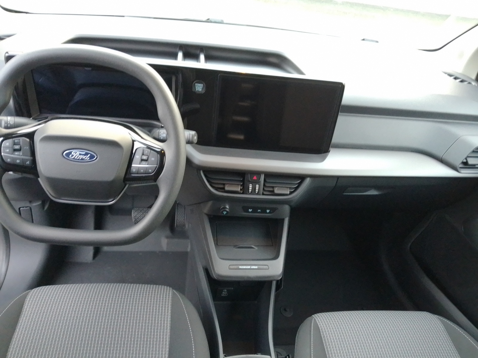 FORD E-Transit Courier Van Trend-image-7
