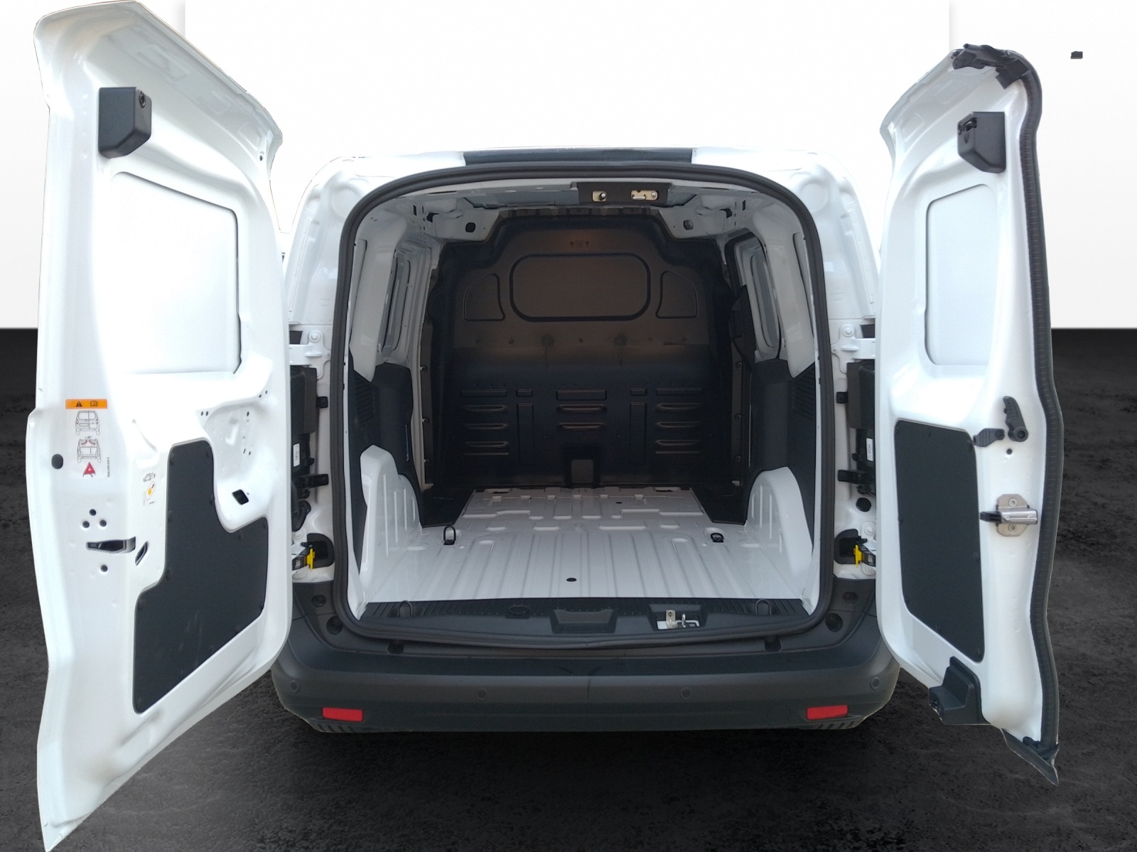 FORD E-Transit Courier Van Trend-image-6