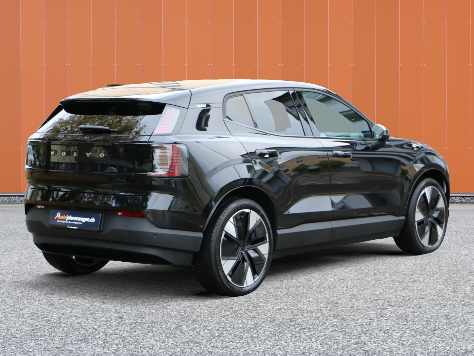 VOLVO EX30 E60 69kWh Twin Ultra-image-1