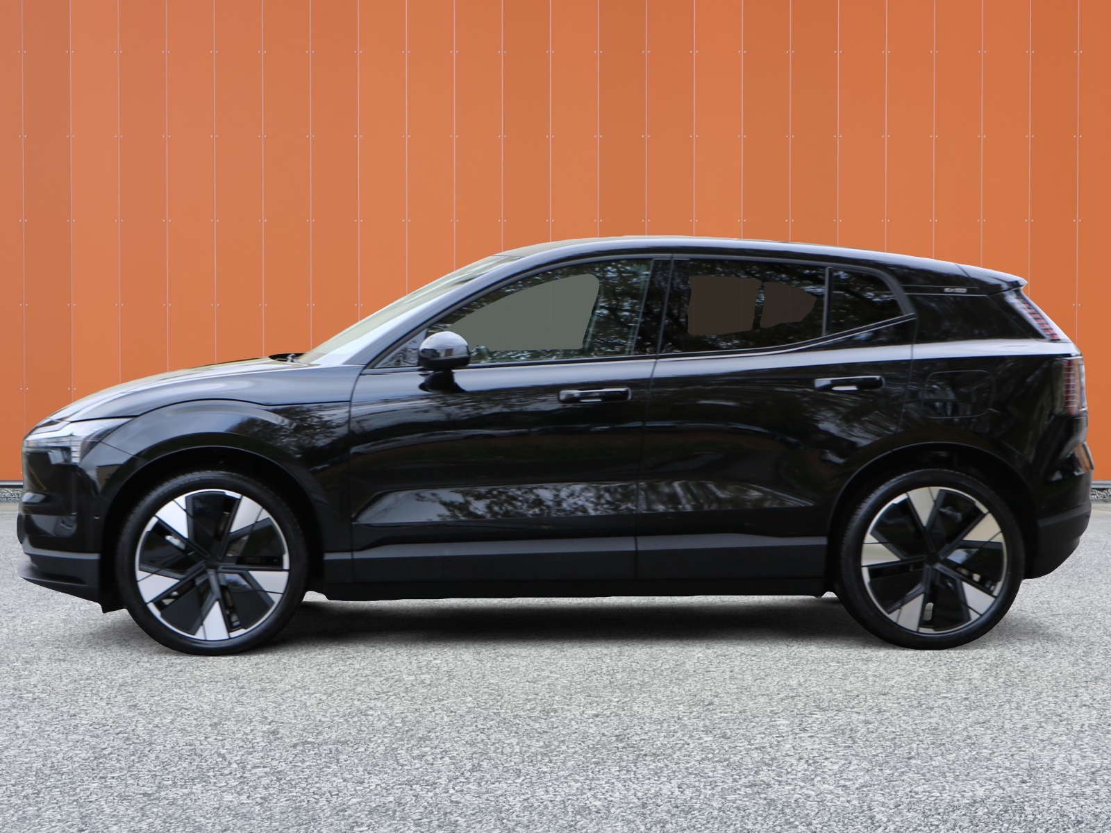 VOLVO EX30 E60 69kWh Twin Ultra-image-2