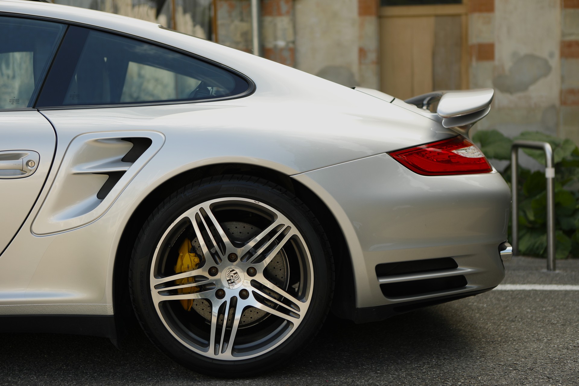 PORSCHE 911 Turbo boîte manuelle - freins céramique-image-1