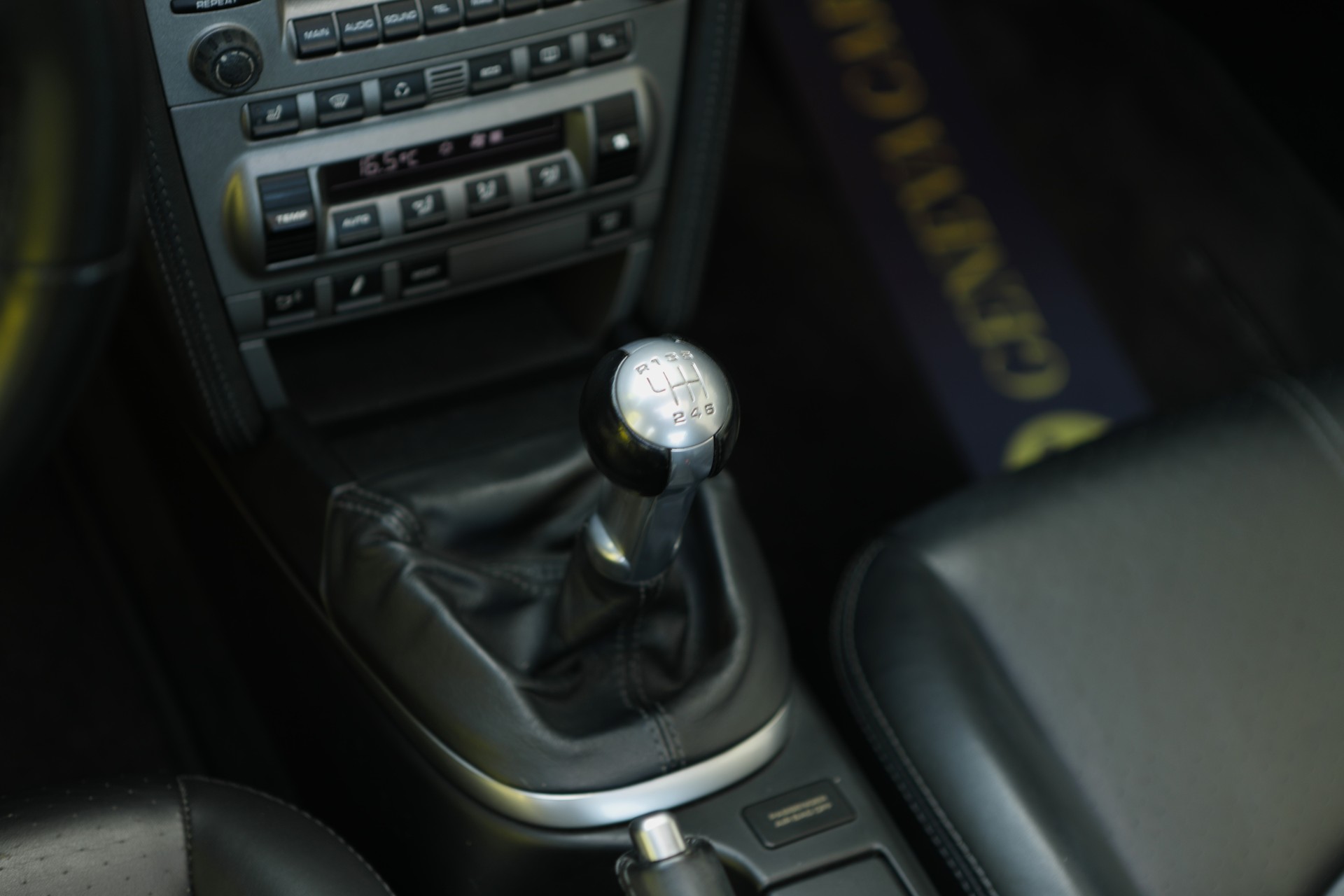 PORSCHE 911 Turbo boîte manuelle - freins céramique-image-13