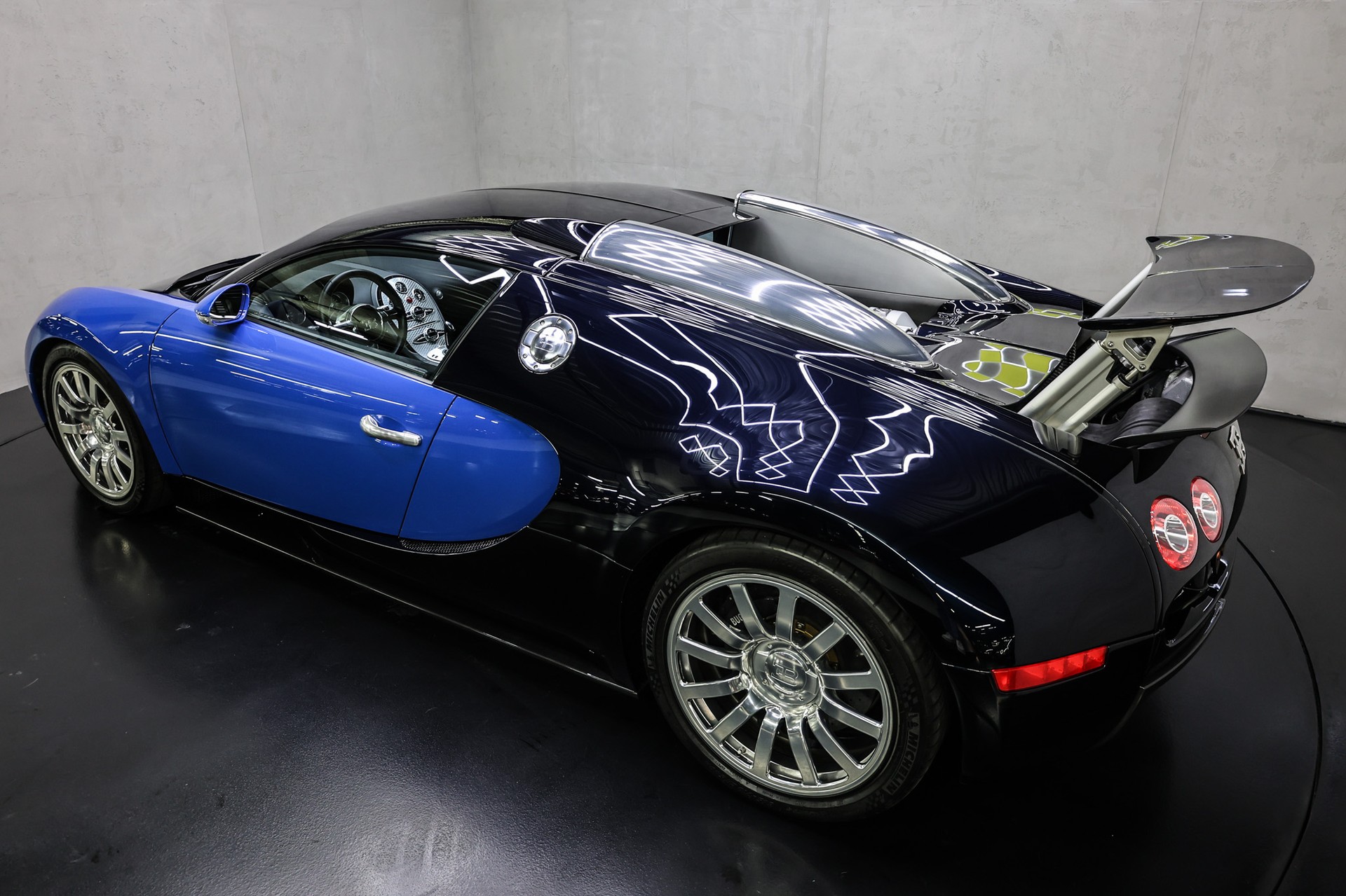 BUGATTI VEYRON 16.4-image-27