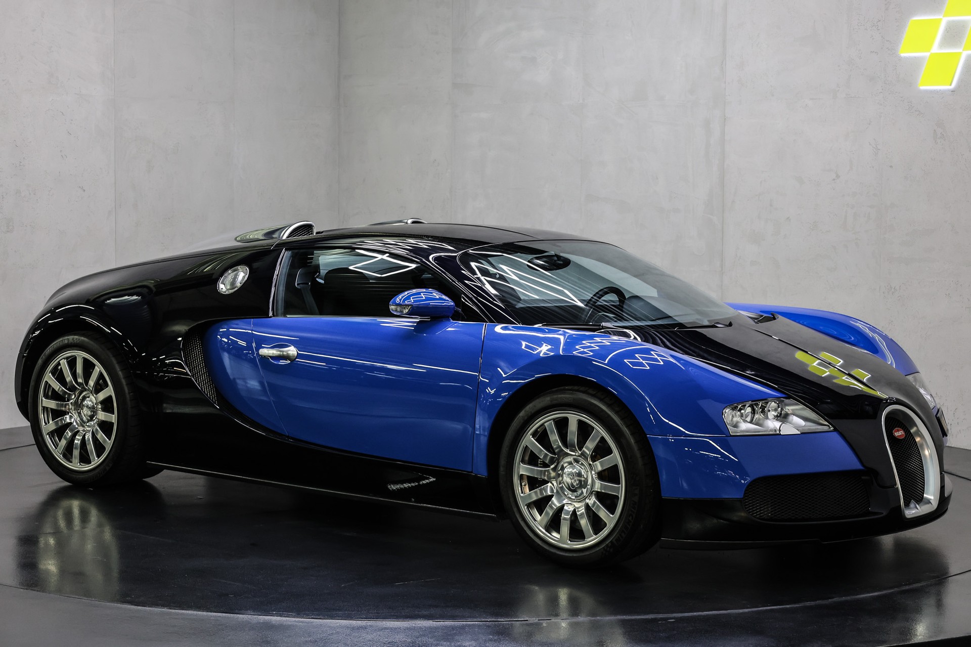 BUGATTI VEYRON 16.4-image-13