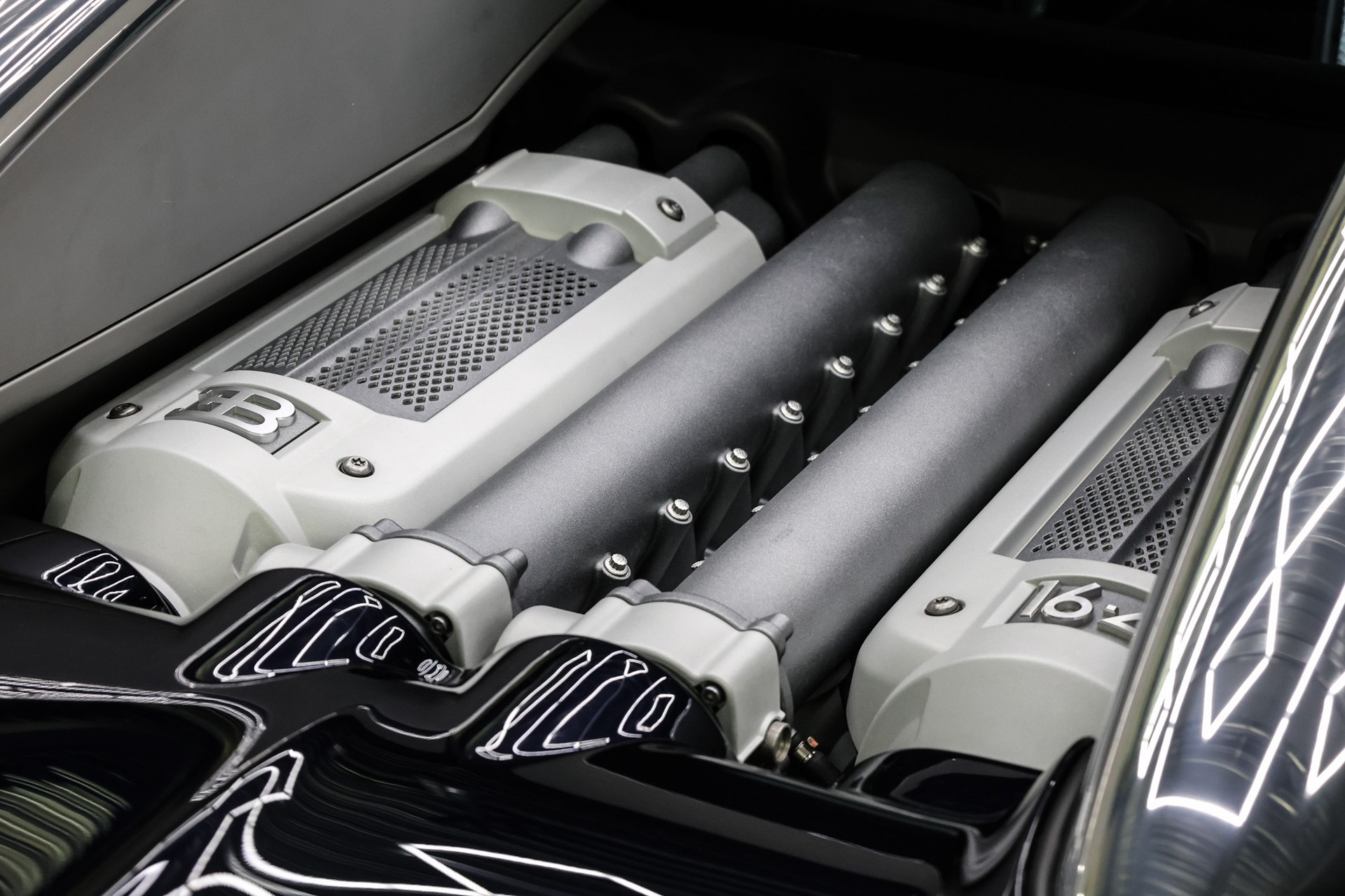 BUGATTI VEYRON 16.4-image-31