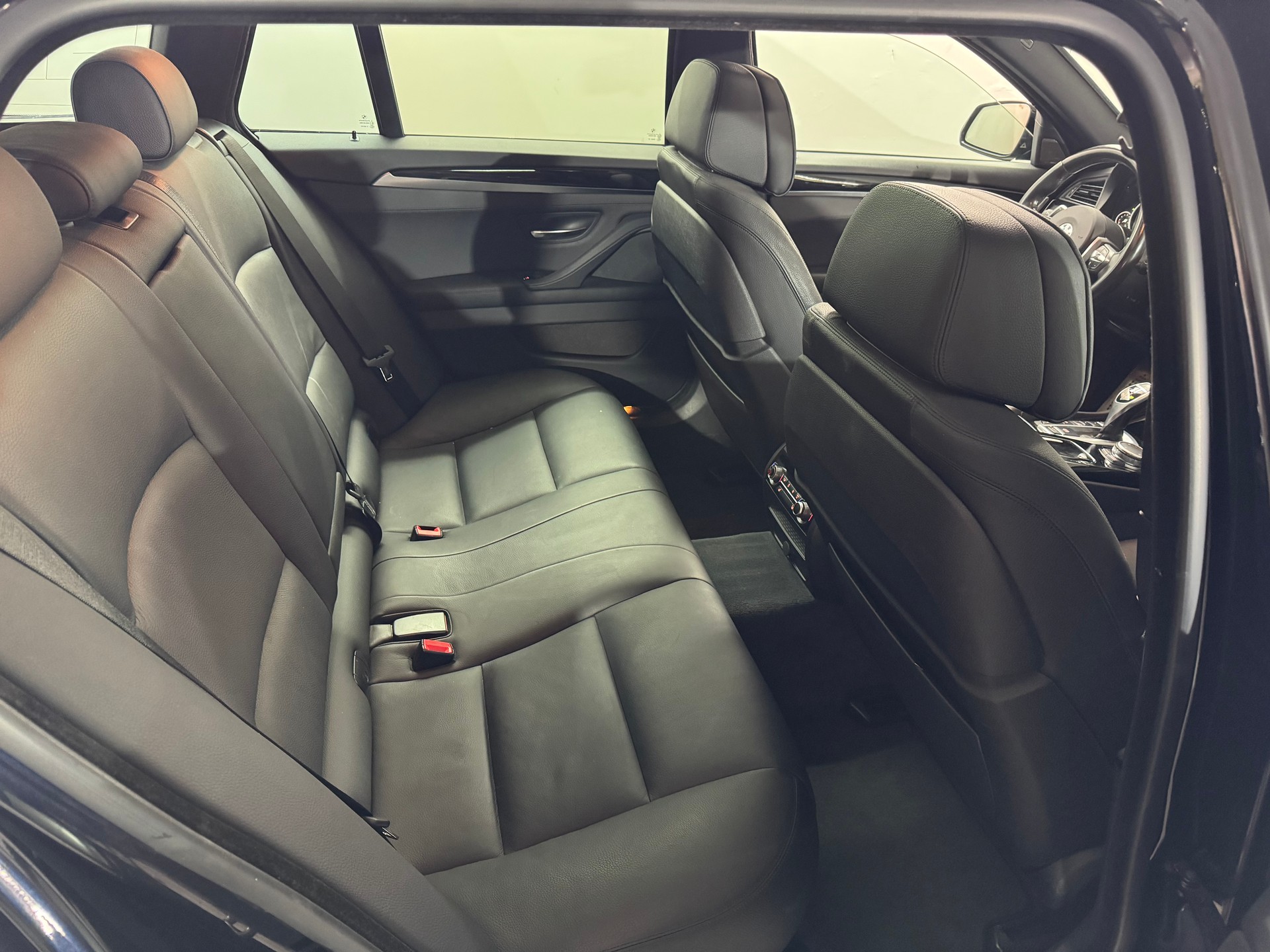 BMW M550d Touring xDrive Steptronic-image-11