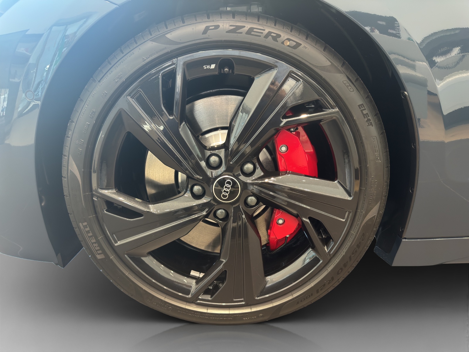 AUDI S6 Avant e-tron quattro-image-14