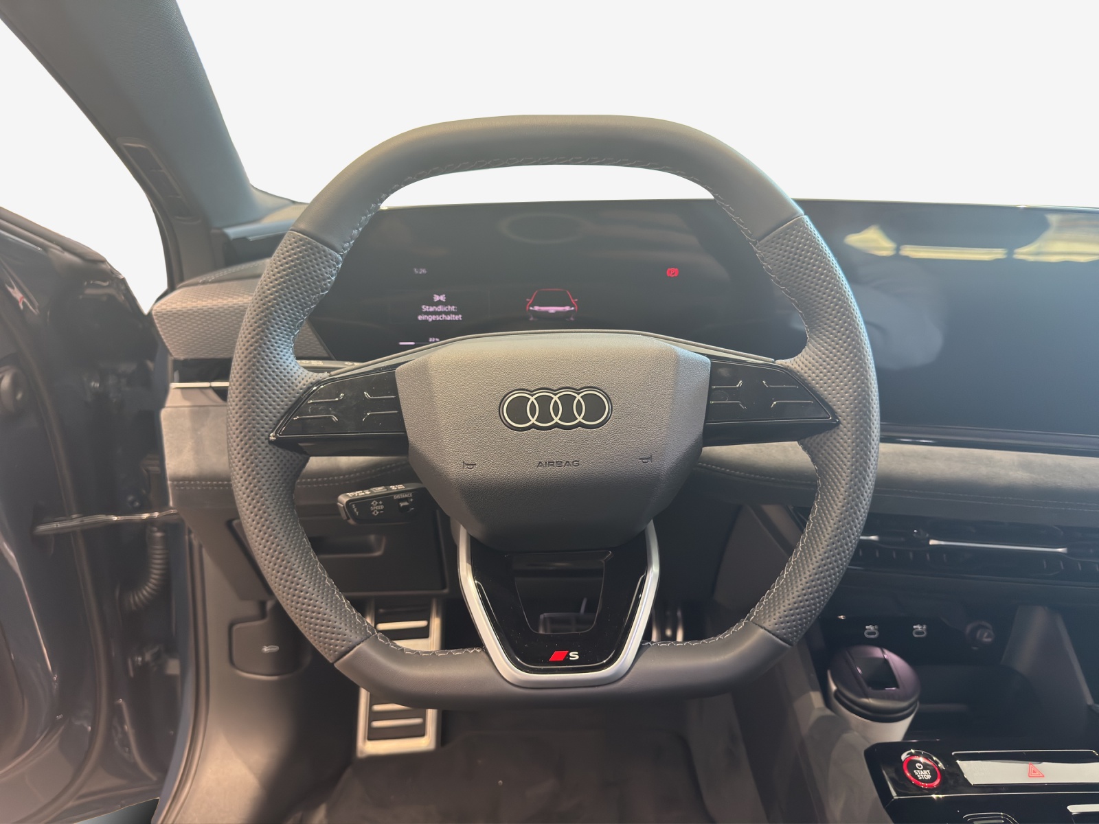 AUDI S6 Avant e-tron quattro-image-9