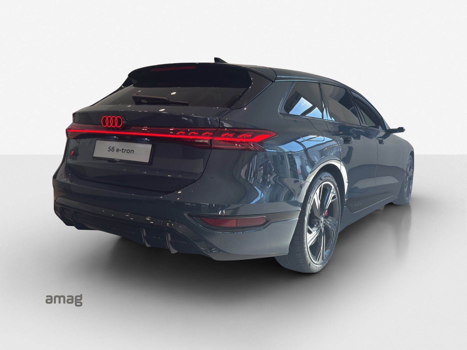 AUDI S6 Avant e-tron quattro-image-4