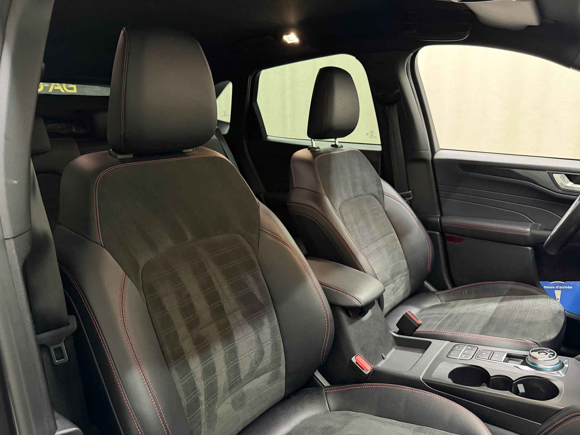 FORD Kuga 2.0 TDCi EcoBlue ST-Line X 4WD-image-14