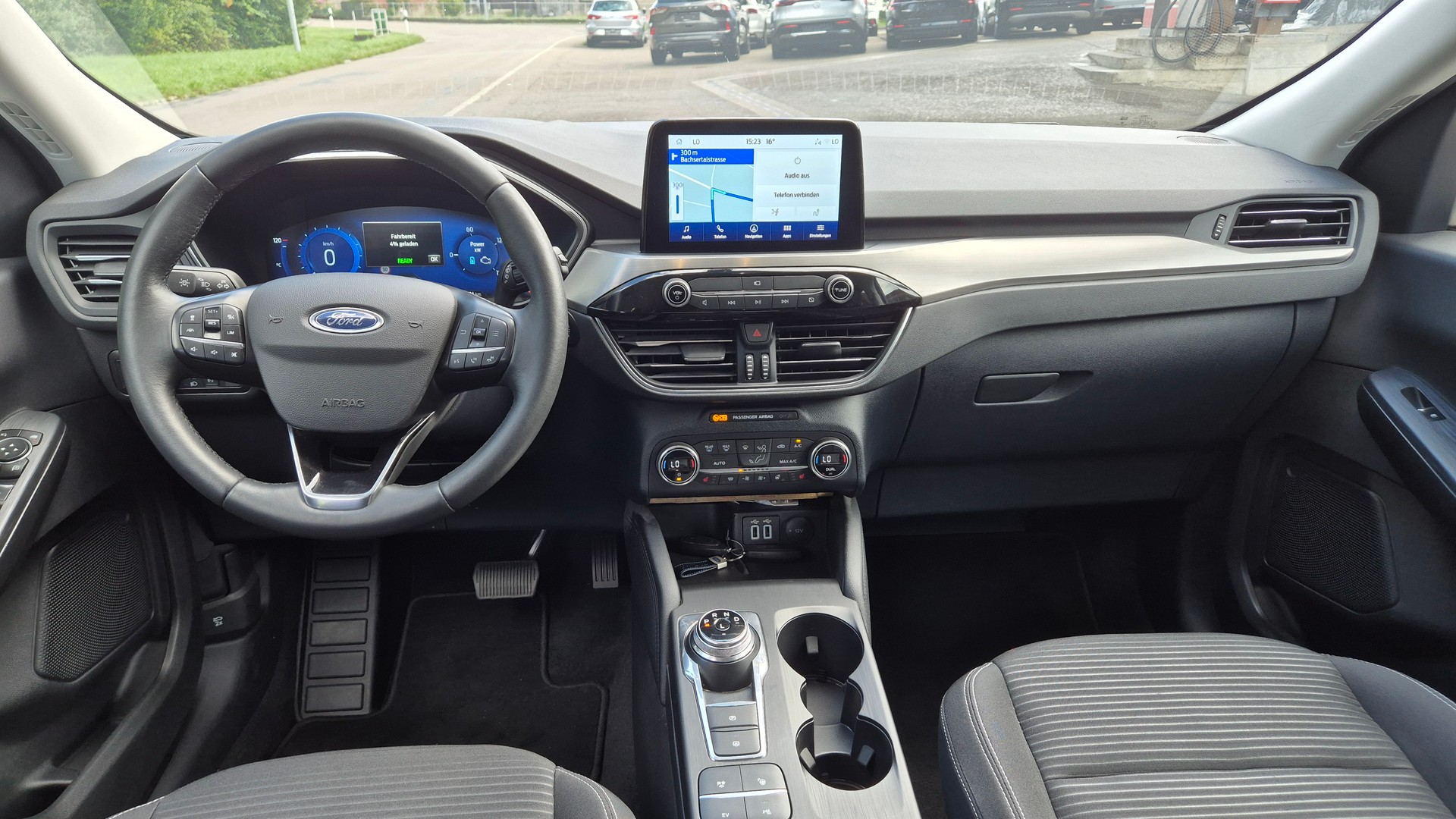 FORD Kuga 2.5 PHEV Titanium 2WD-image-10