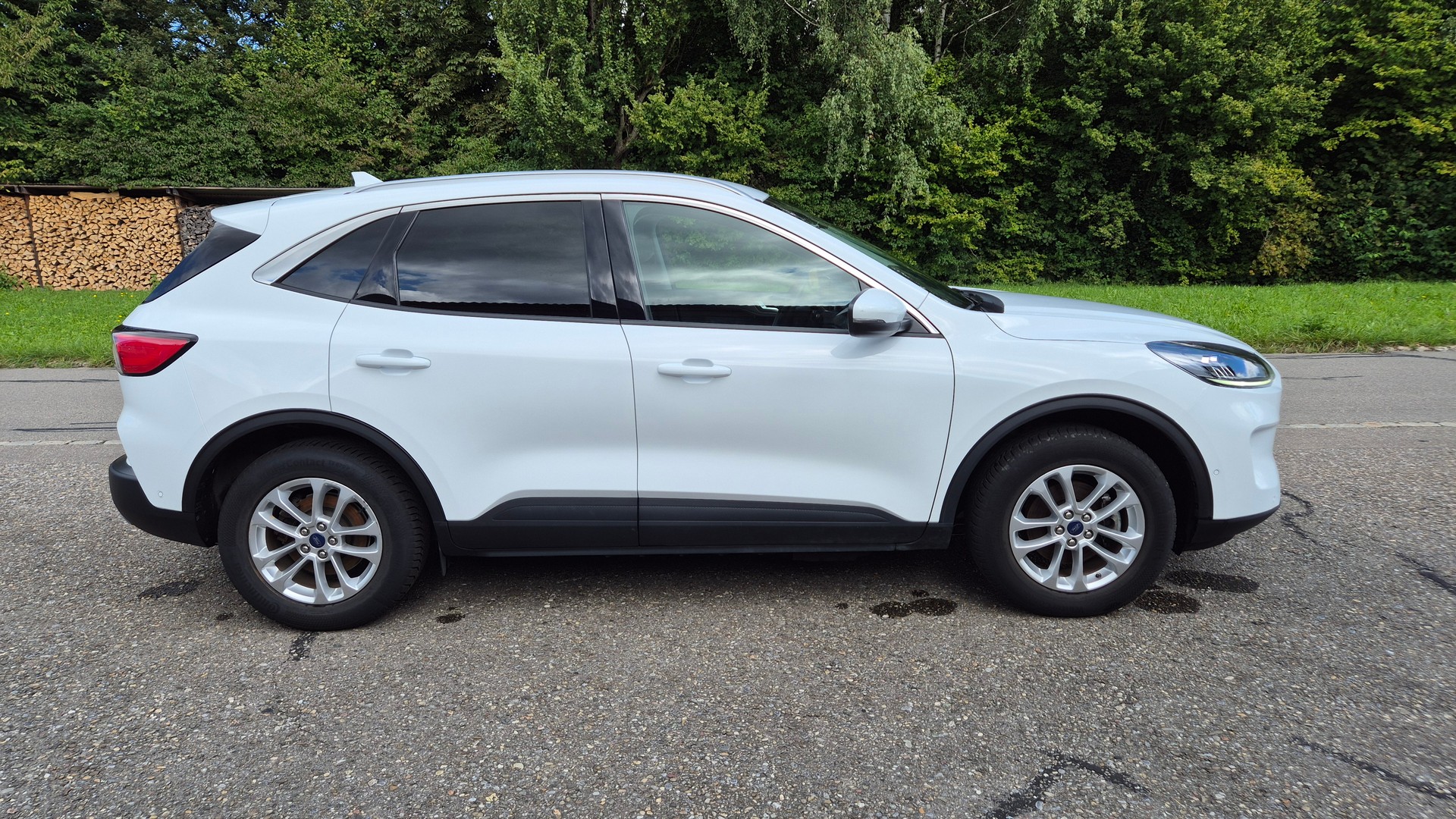 FORD Kuga 2.5 PHEV Titanium 2WD-image-6