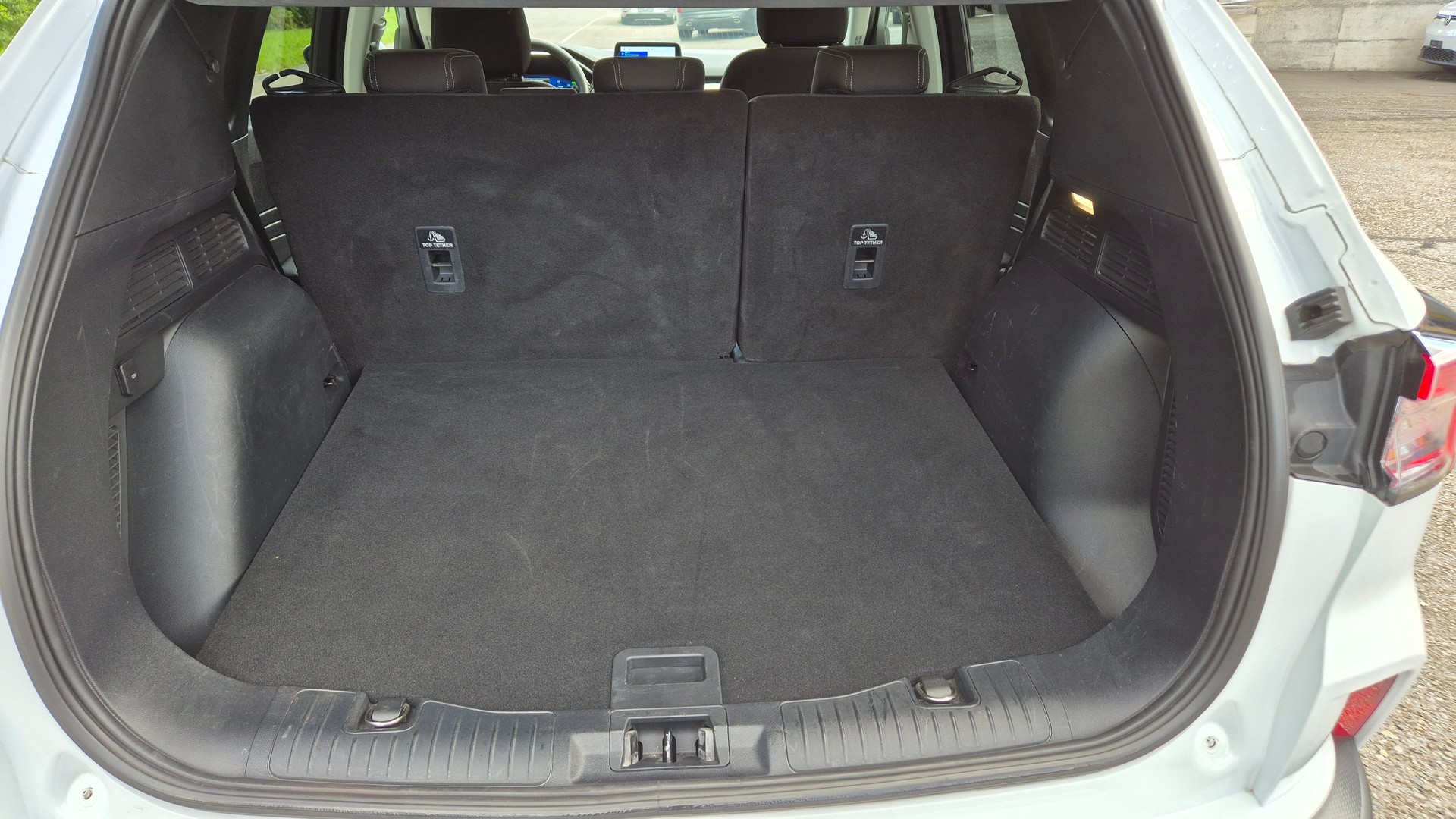 FORD Kuga 2.5 PHEV Titanium 2WD-image-11