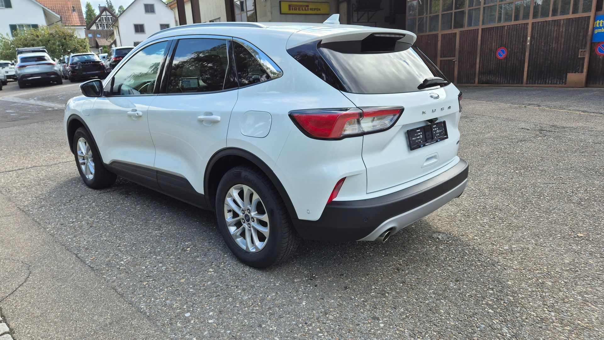 FORD Kuga 2.5 PHEV Titanium 2WD-image-3