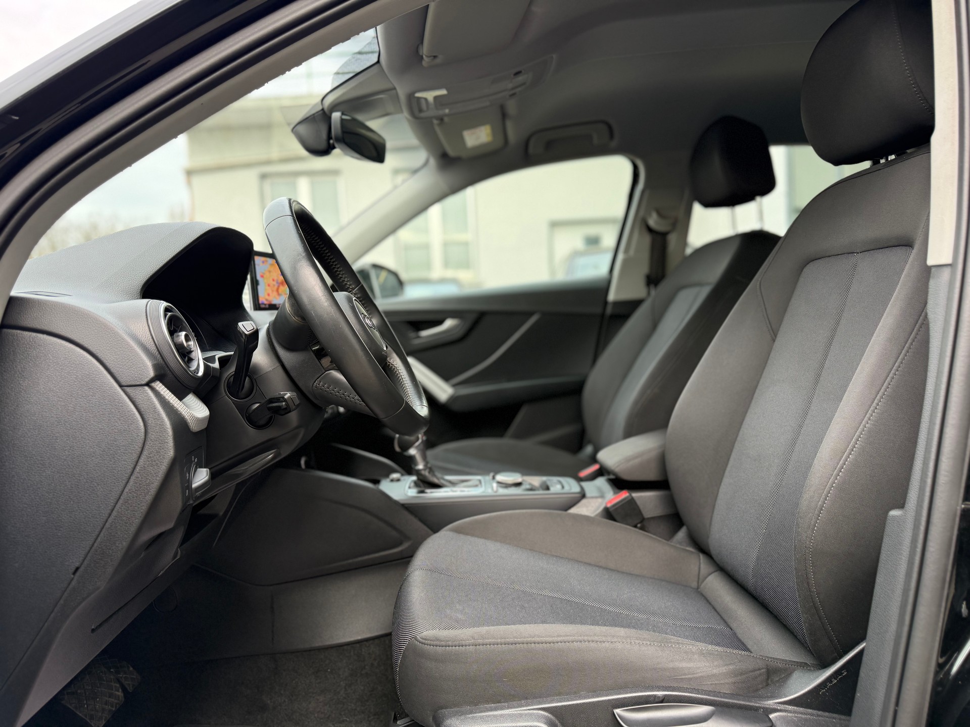 AUDI Q2 35 TFSI AttractionI S-tronic-image-9