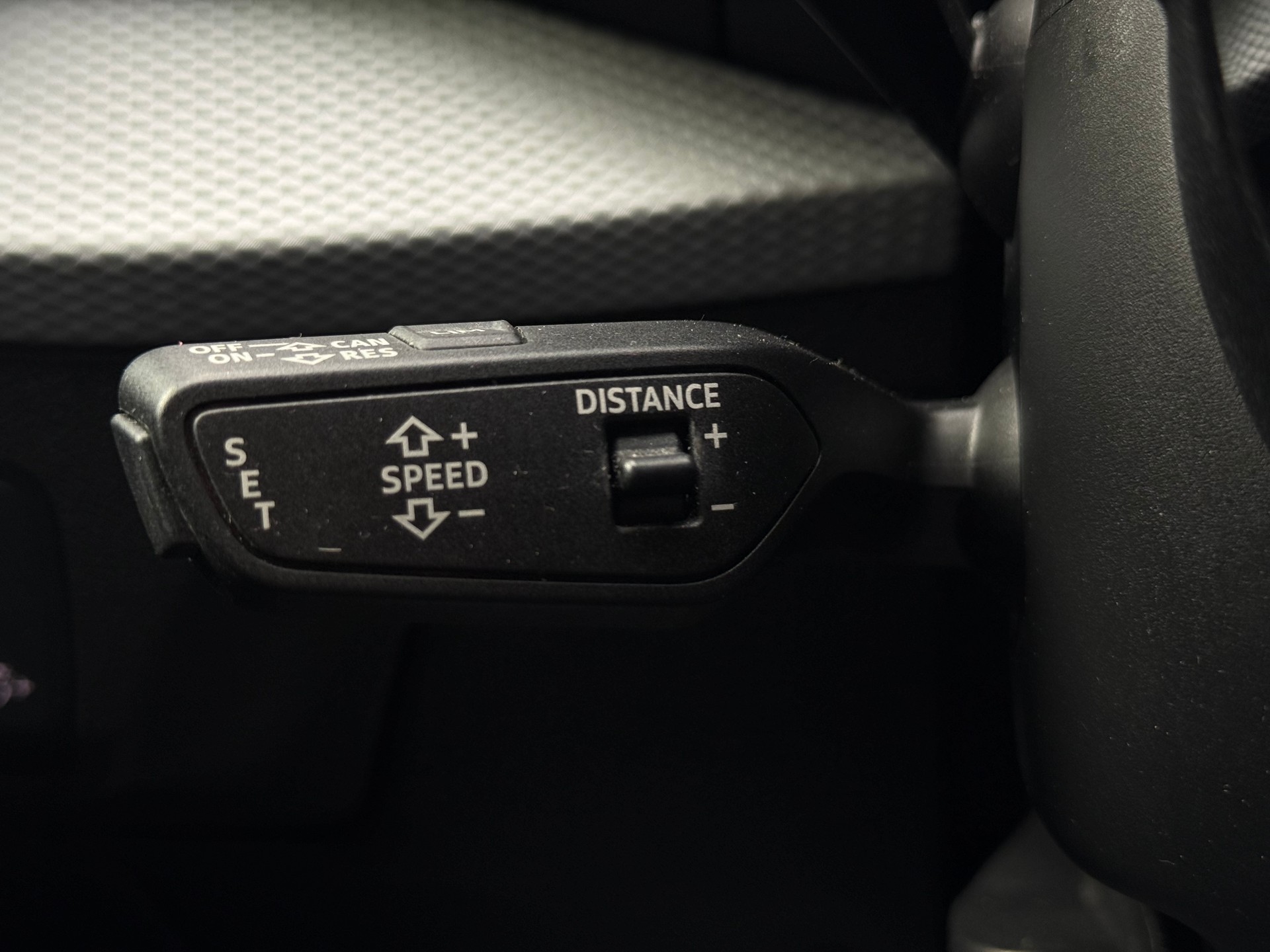 AUDI Q2 35 TFSI AttractionI S-tronic-image-21