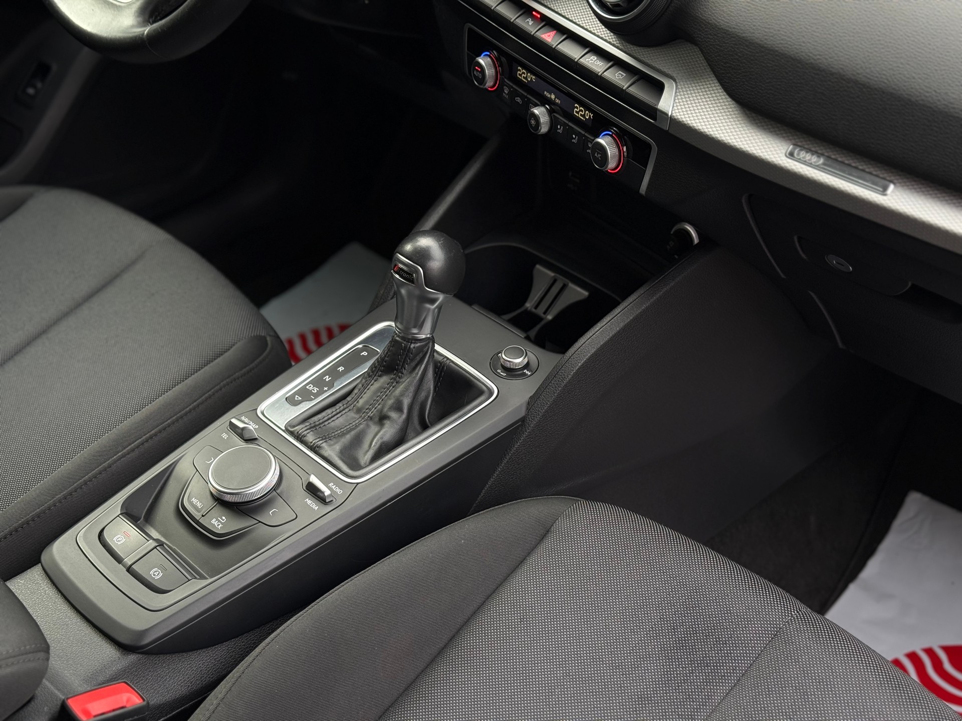 AUDI Q2 35 TFSI AttractionI S-tronic-image-17
