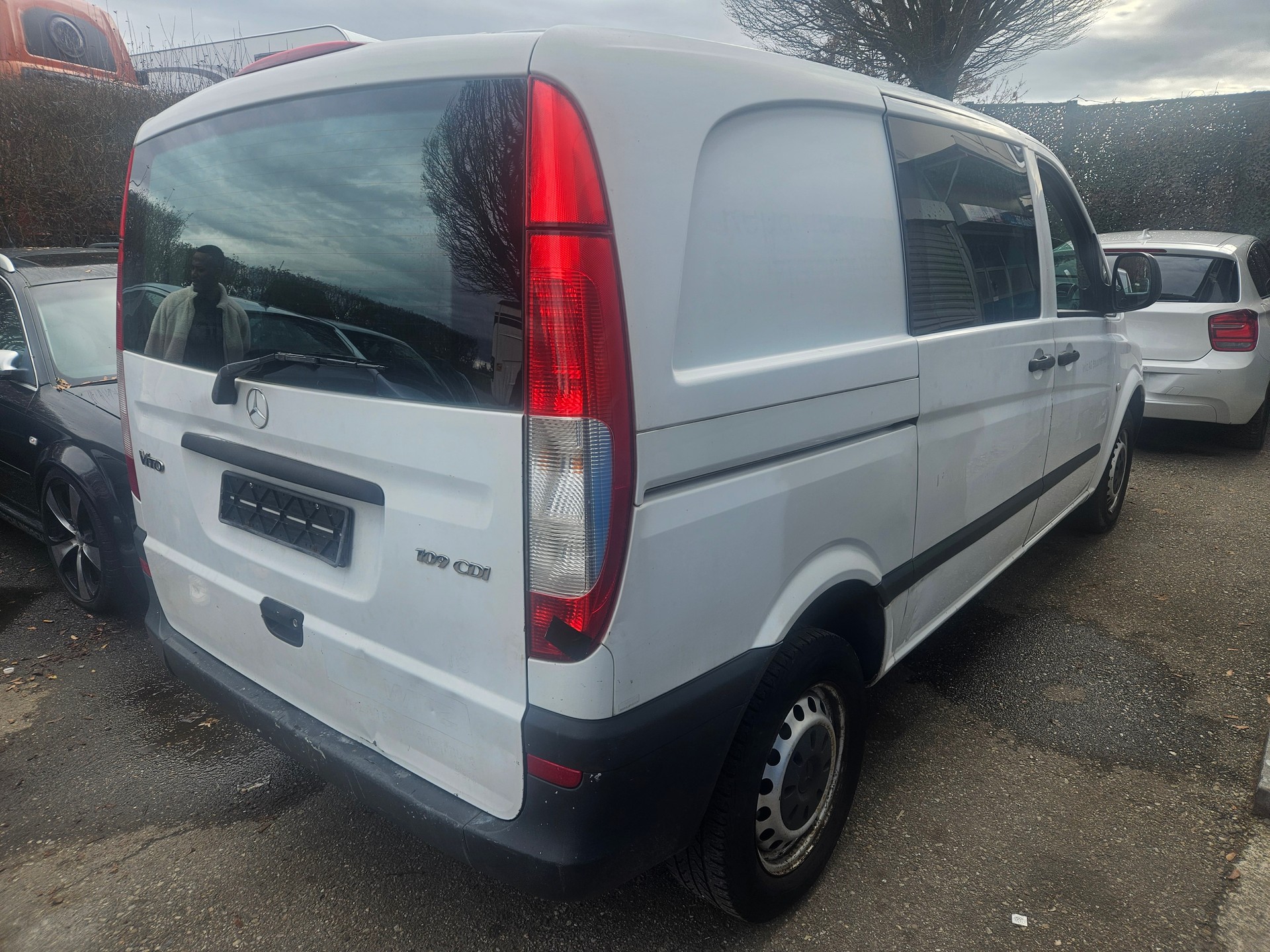 MERCEDES-BENZ Vito 109 CDI-image-2