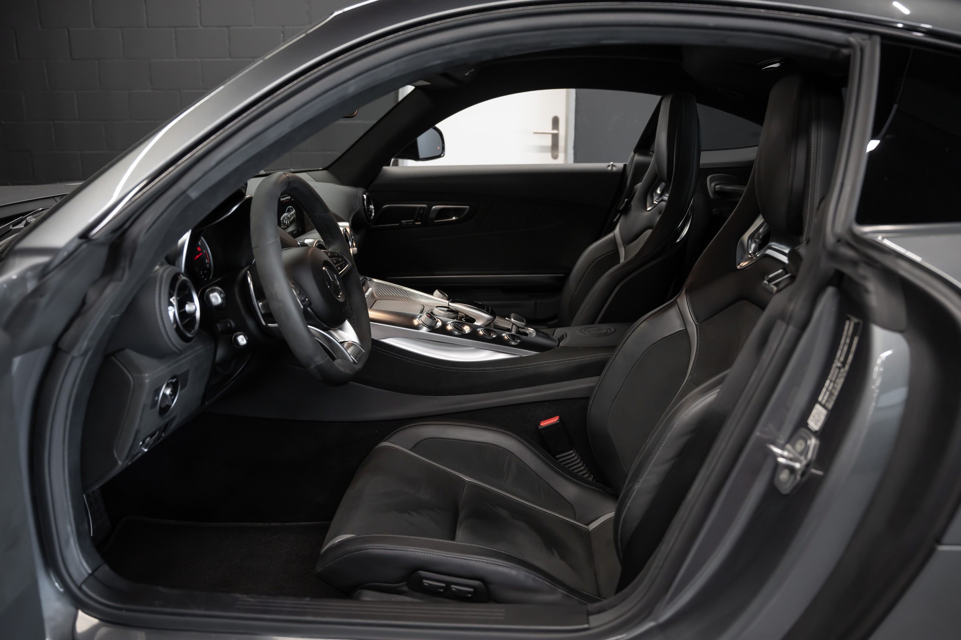 MERCEDES-BENZ AMG GT C Speedshift DCT / Ohne OPF / CH Auto / Gratis Service / Carbon Keramik Bremsen / Burmester / Top Ausstattung /-image-11