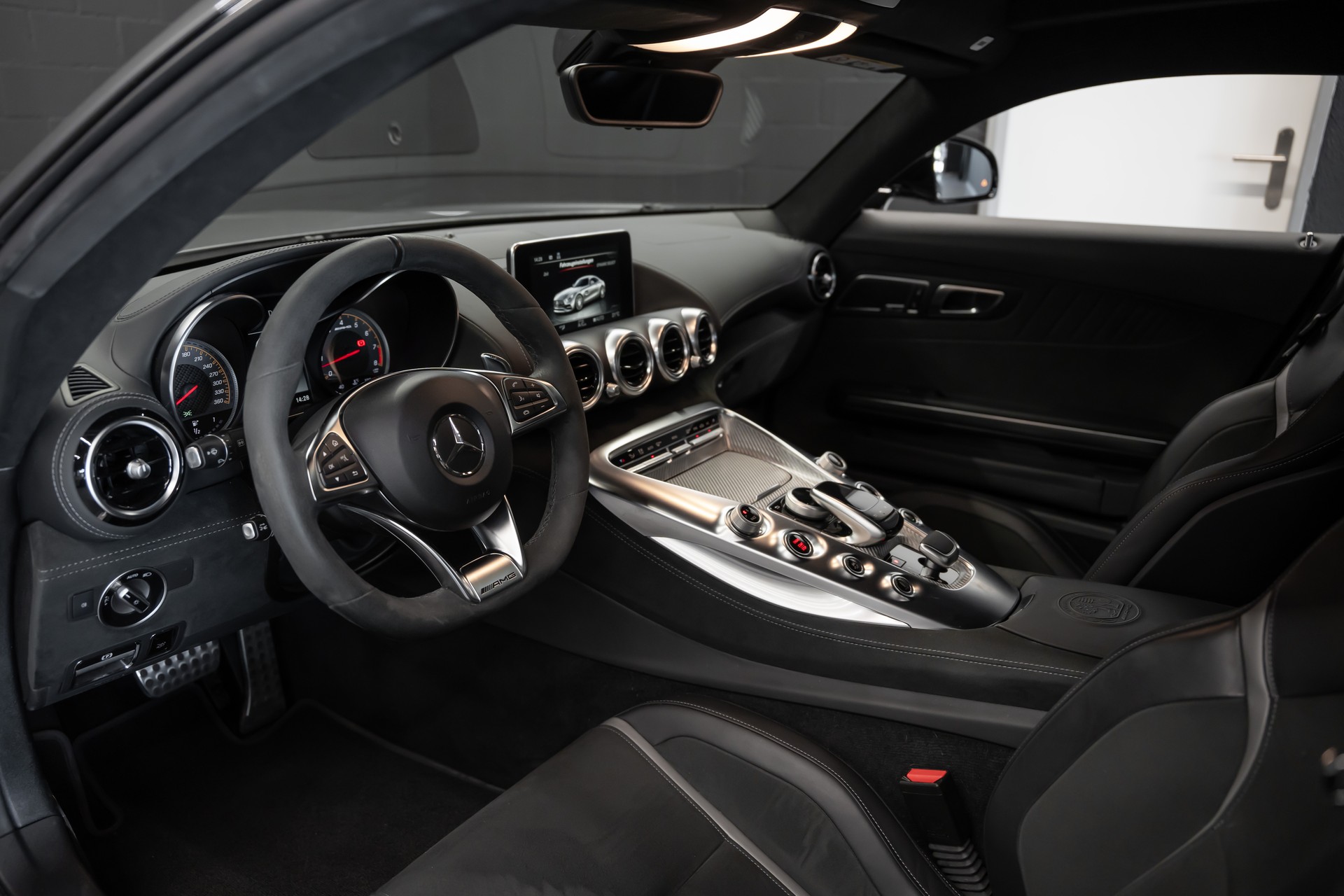MERCEDES-BENZ AMG GT C Speedshift DCT / Ohne OPF / CH Auto / Gratis Service / Carbon Keramik Bremsen / Burmester / Top Ausstattung /-image-10