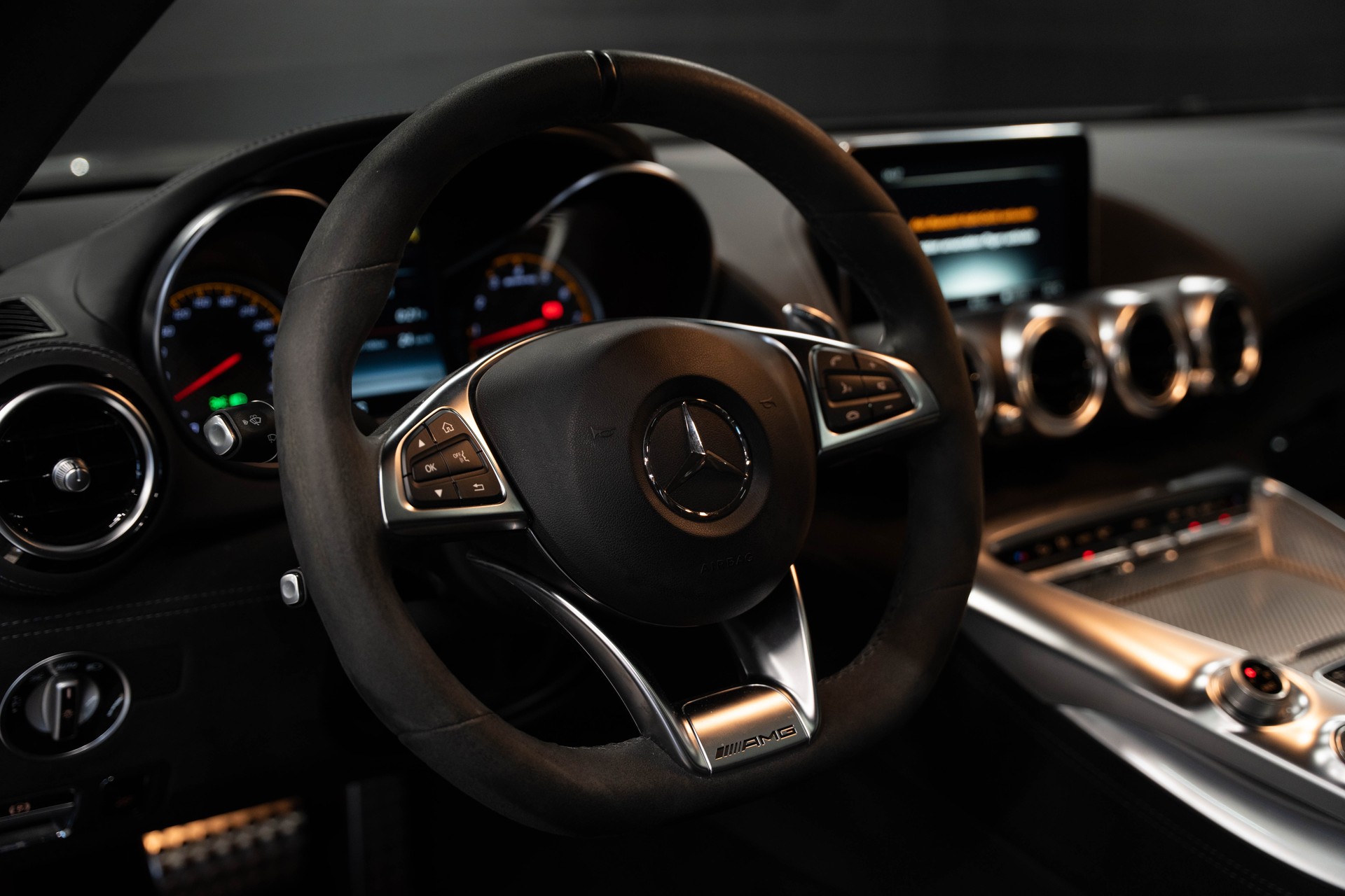 MERCEDES-BENZ AMG GT C Speedshift DCT / Ohne OPF / CH Auto / Gratis Service / Carbon Keramik Bremsen / Burmester / Top Ausstattung /-image-13