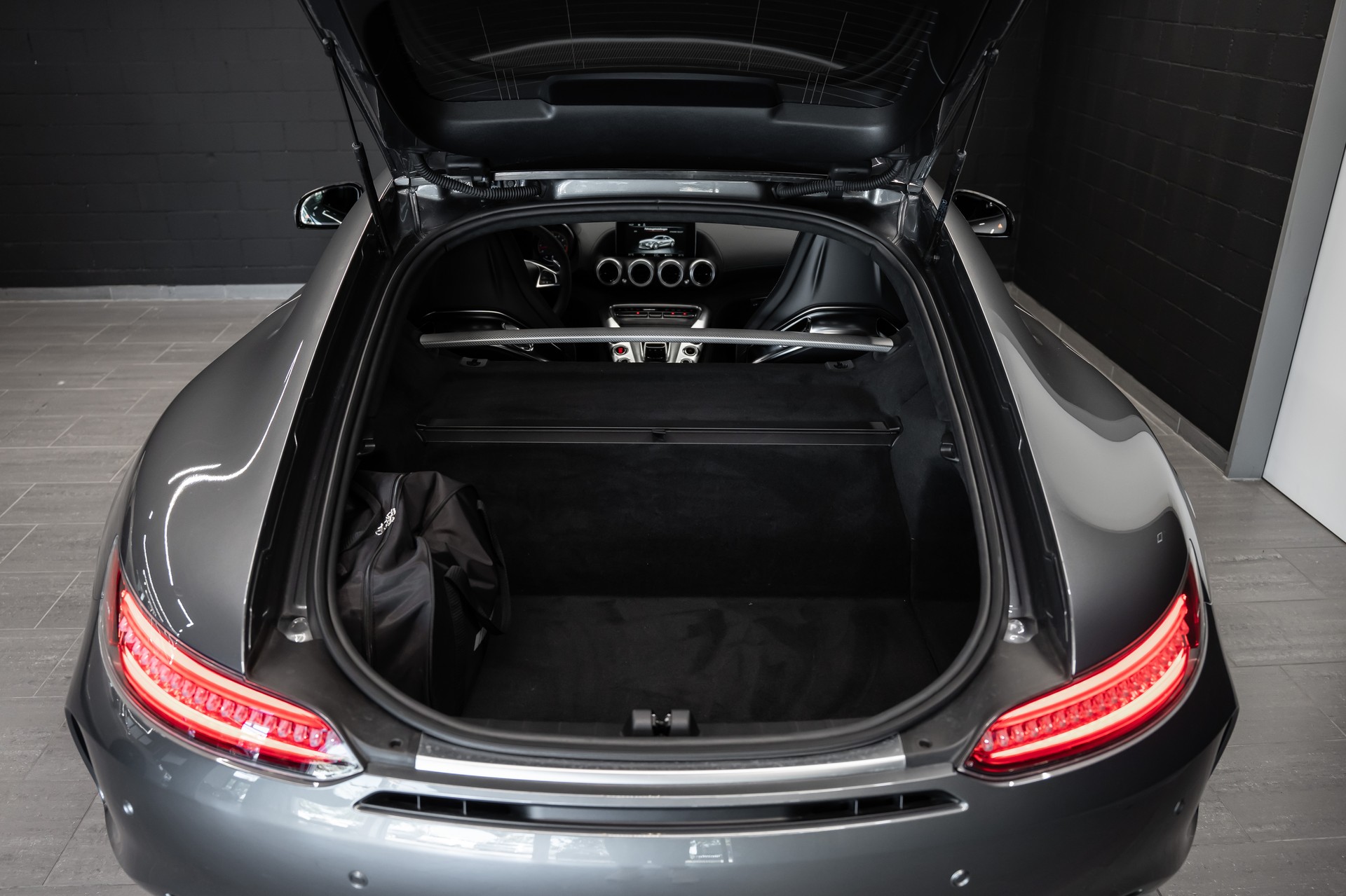 MERCEDES-BENZ AMG GT C Speedshift DCT / Ohne OPF / CH Auto / Gratis Service / Carbon Keramik Bremsen / Burmester / Top Ausstattung /-image-9