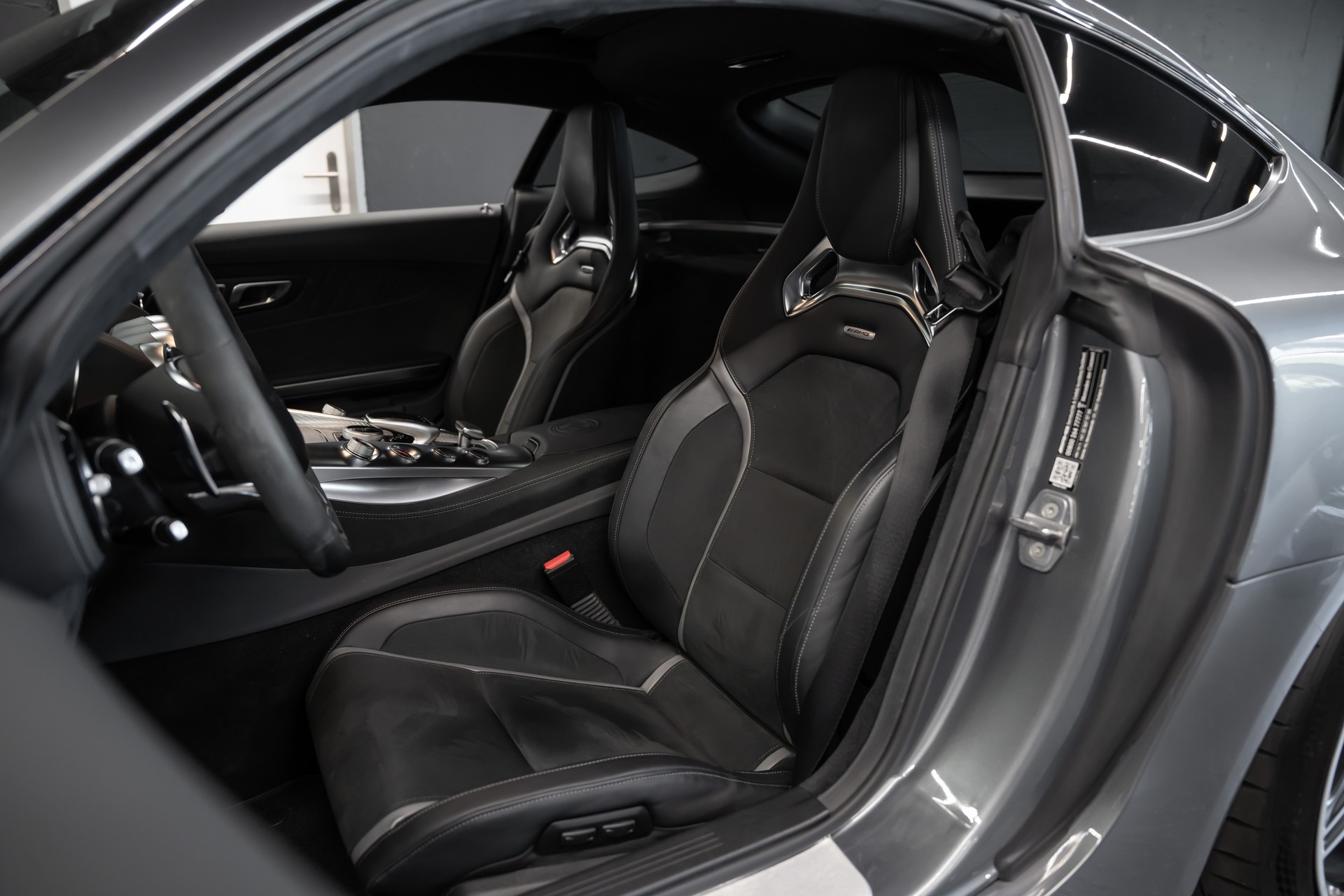 MERCEDES-BENZ AMG GT C Speedshift DCT / Ohne OPF / CH Auto / Gratis Service / Carbon Keramik Bremsen / Burmester / Top Ausstattung /-image-12