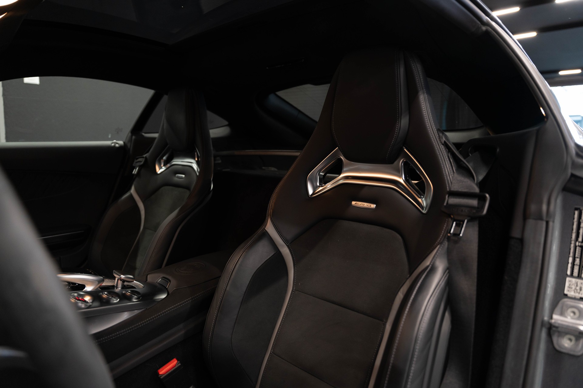 MERCEDES-BENZ AMG GT C Speedshift DCT / Ohne OPF / CH Auto / Gratis Service / Carbon Keramik Bremsen / Burmester / Top Ausstattung /-image-12