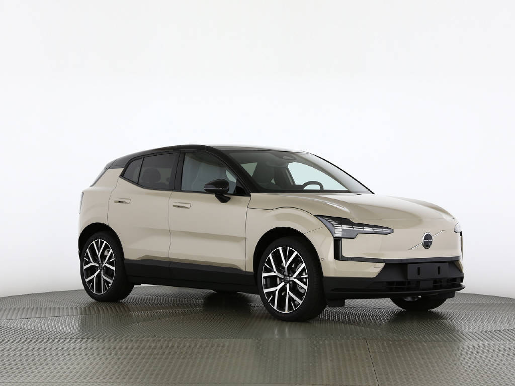 VOLVO EX 30 P8 Twin Ultra Performance AWD-image-19