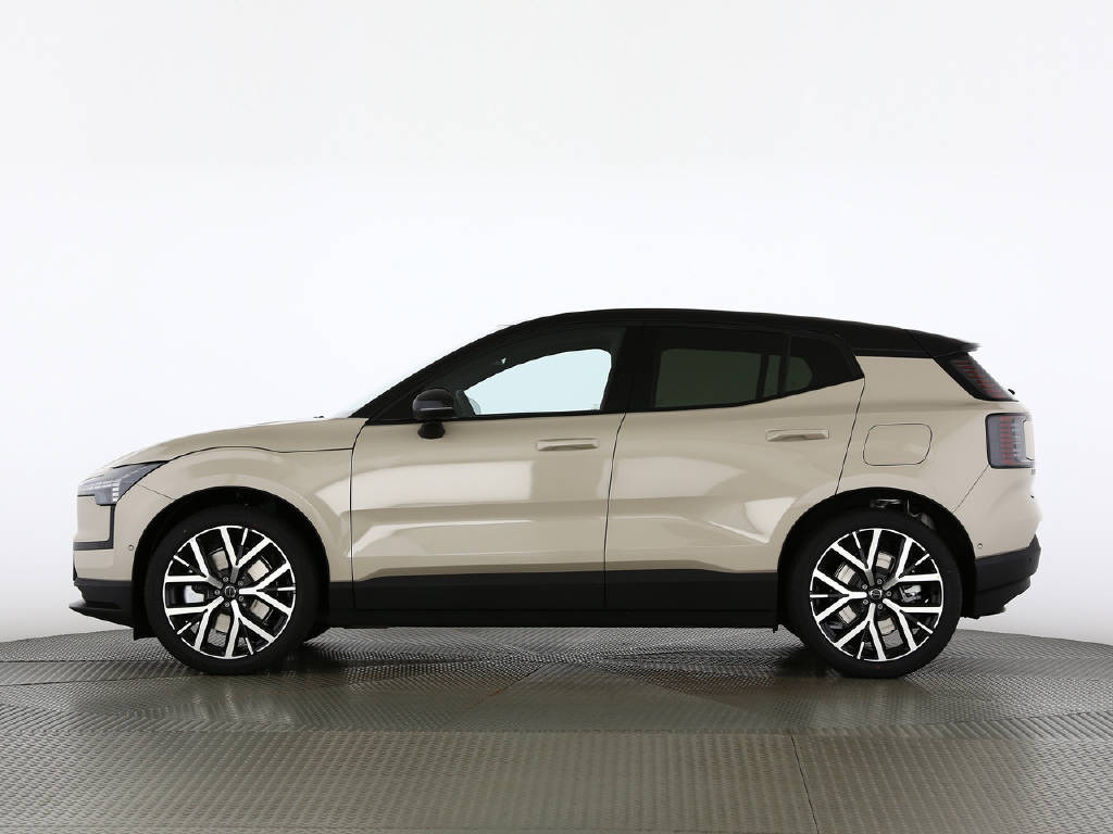 VOLVO EX 30 P8 Twin Ultra Performance AWD-image-31