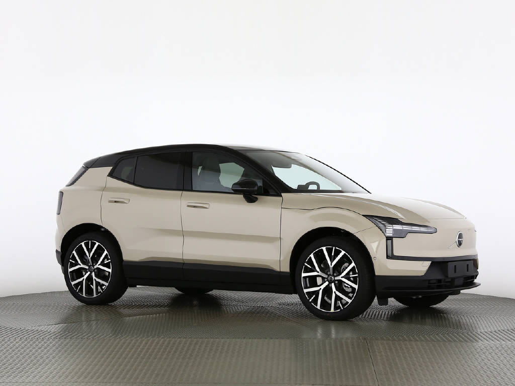 VOLVO EX 30 P8 Twin Ultra Performance AWD-image-18