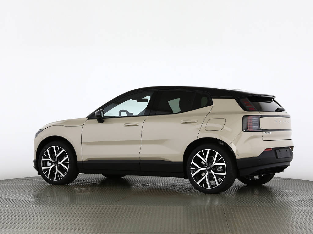 VOLVO EX 30 P8 Twin Ultra Performance AWD-image-6