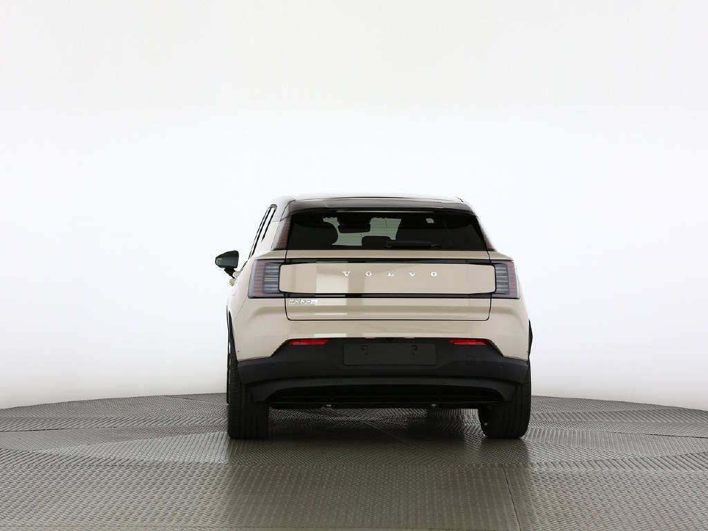 VOLVO EX 30 P8 Twin Ultra Performance AWD-image-9