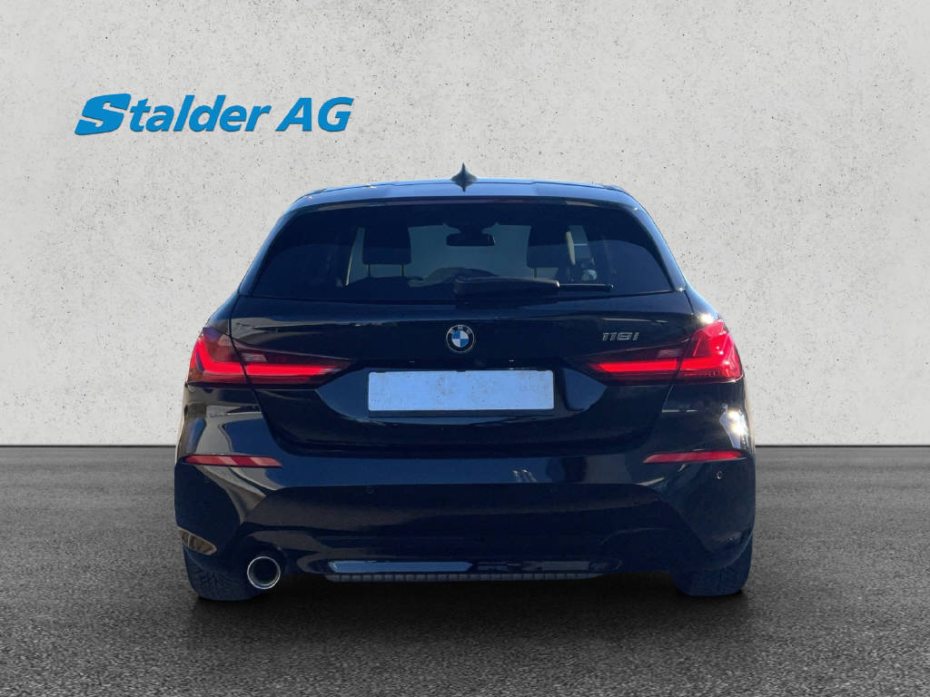 BMW 118i-image-4