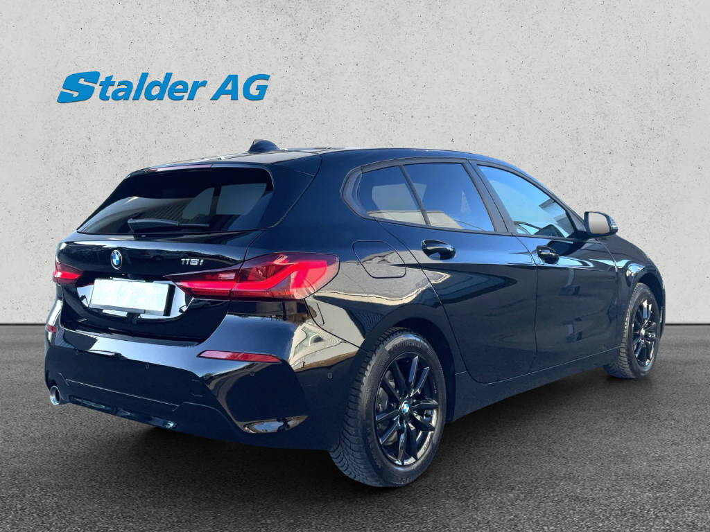 BMW 118i-image-5
