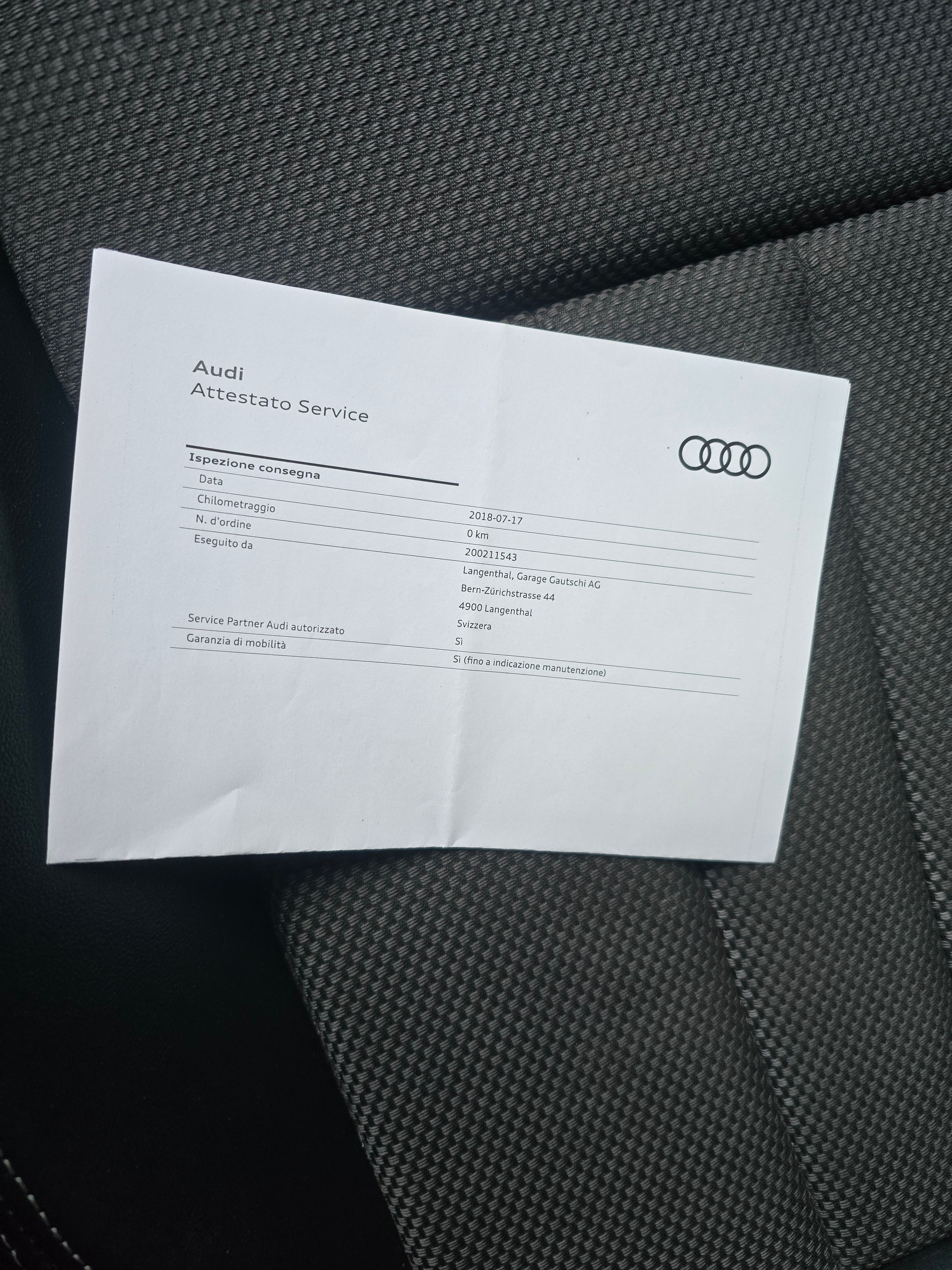AUDI A4 Avant 2.0 TDI Design S-tronic-image-25
